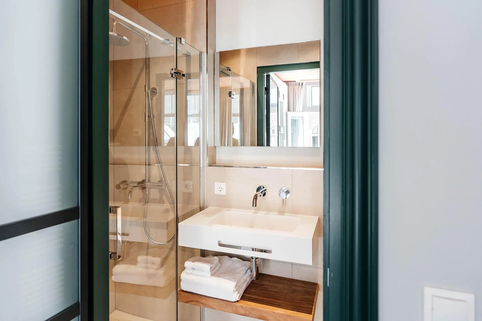 Shower in Cozy Pillow