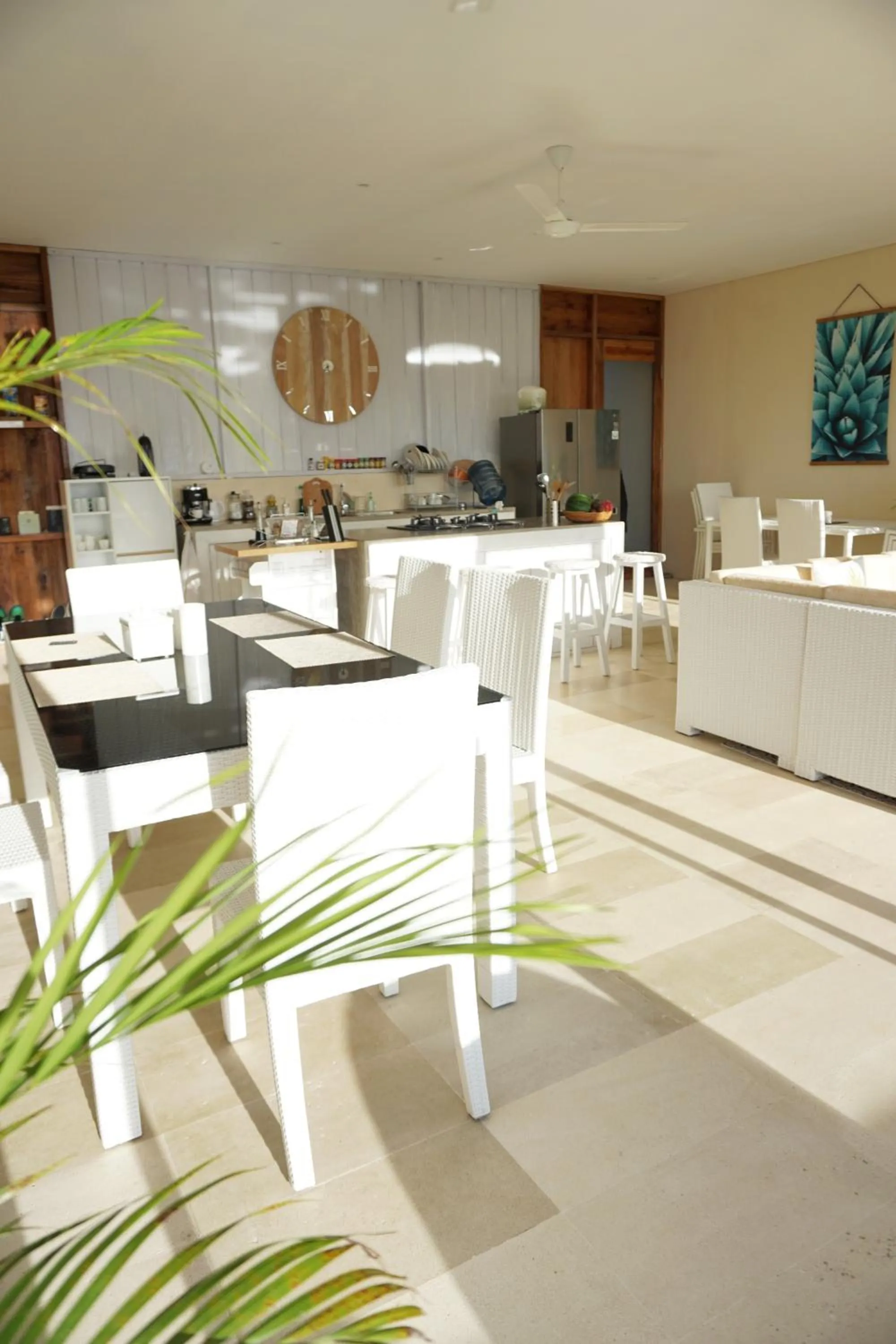 Restaurant/places to eat in Villa Atas Pelangi