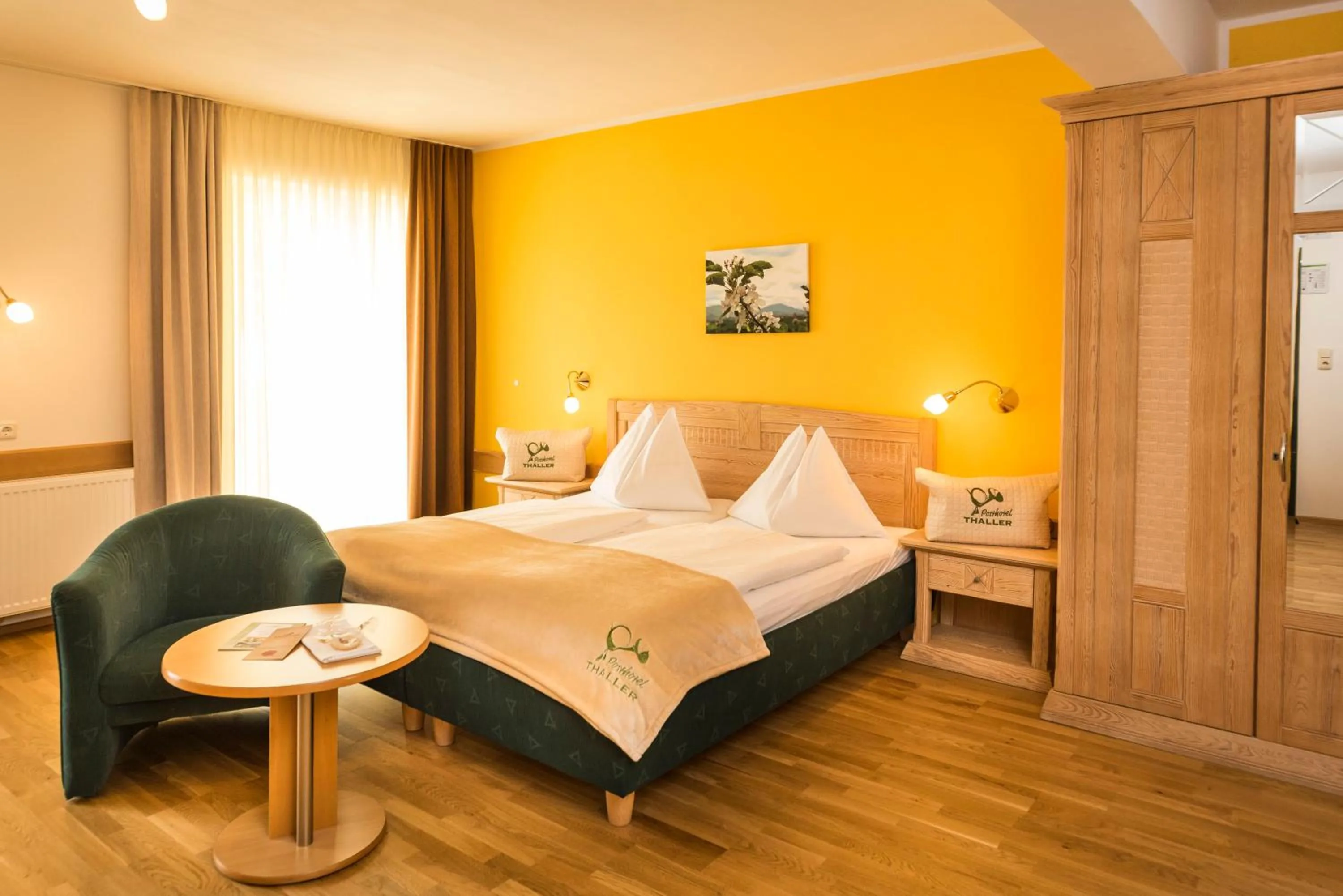 Bed in Der Thaller - Wirtshaus - Restaurant - Hotel