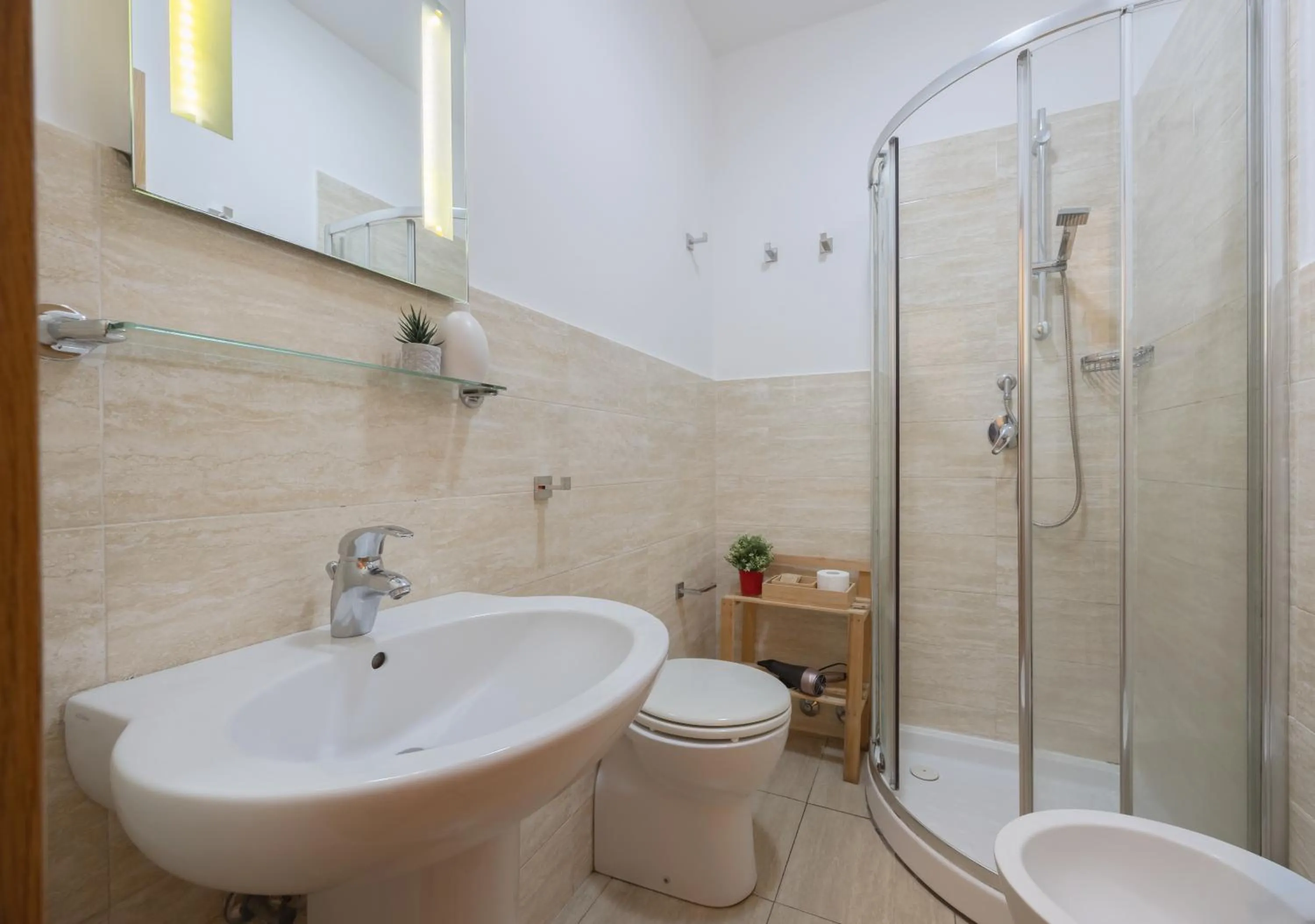 Shower in Vaticano84