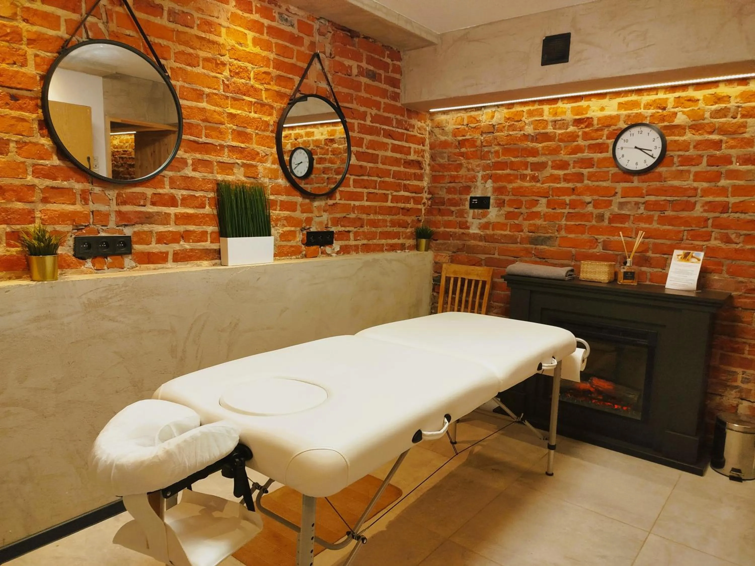 Massage in Willa Pod Basztą Restauracja&Wellness