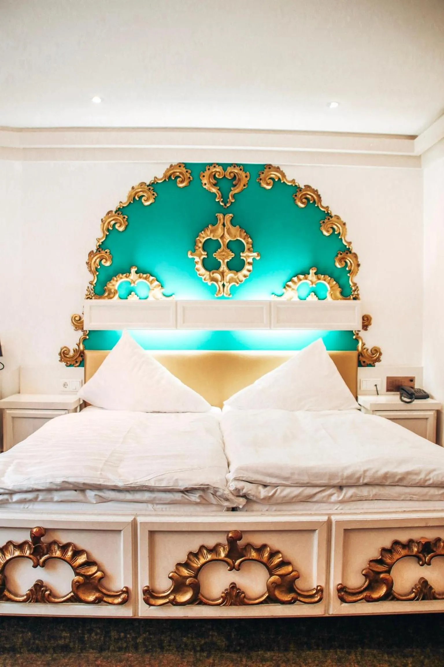 Bed in Hotel Saalbacher Hof