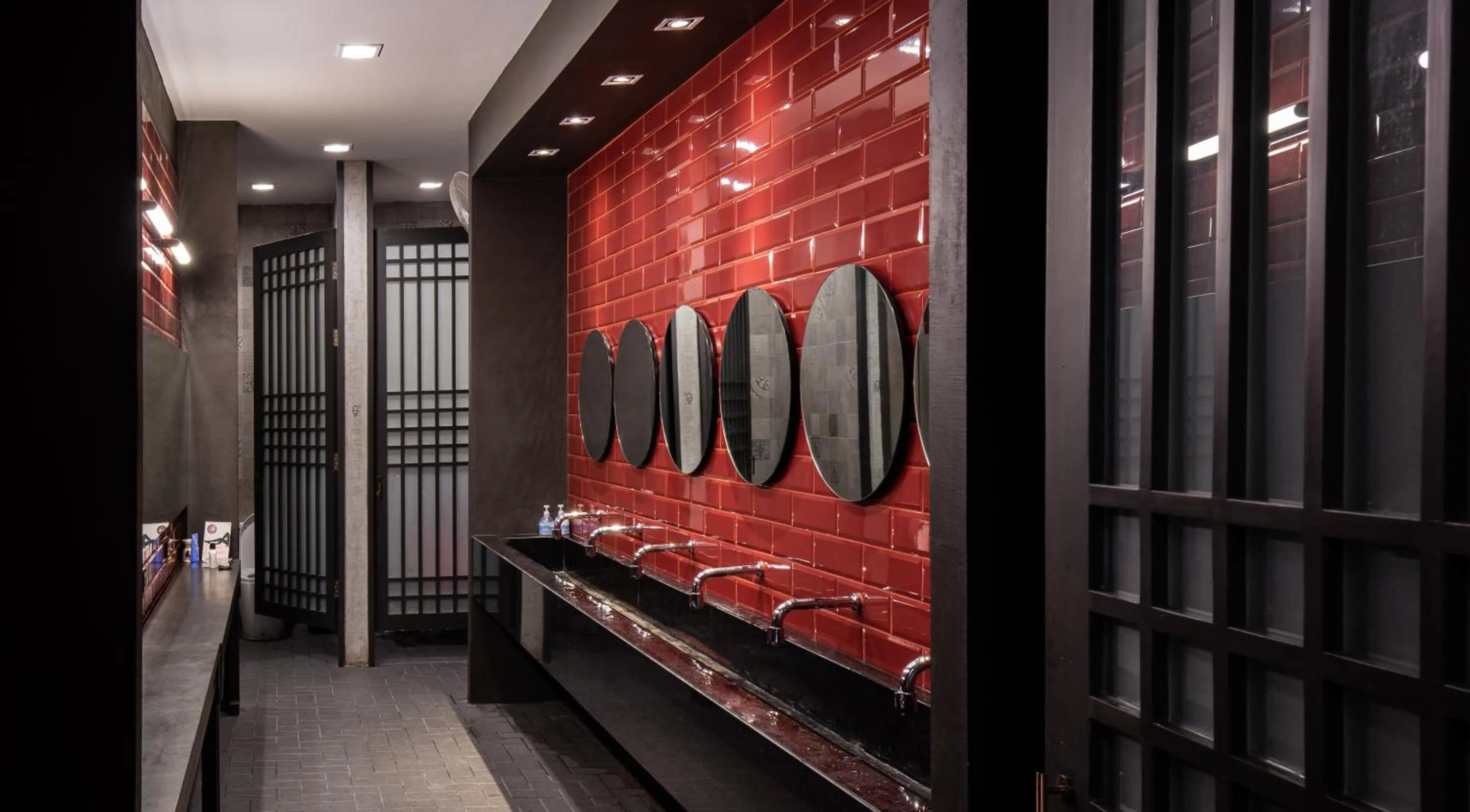 Bathroom in Luk Hostel