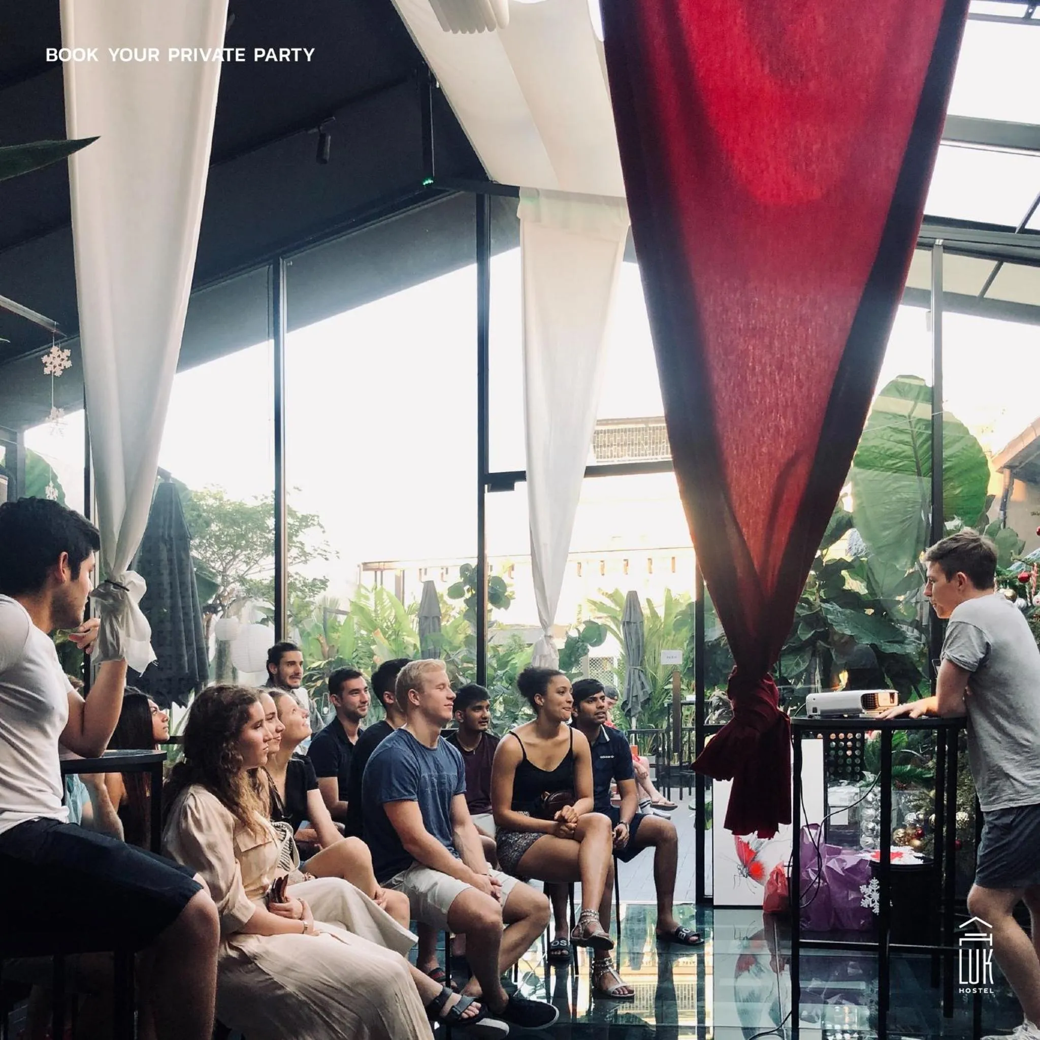 Communal lounge/ TV room in Luk Hostel