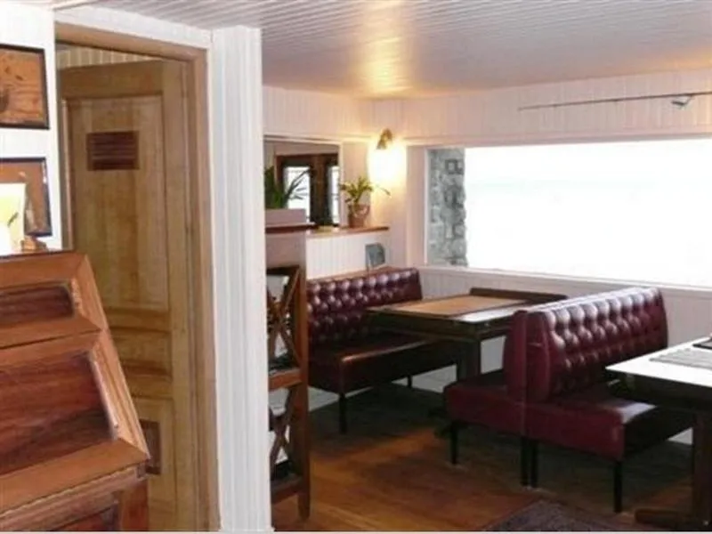 Restaurant/places to eat in Hôtel Kermor