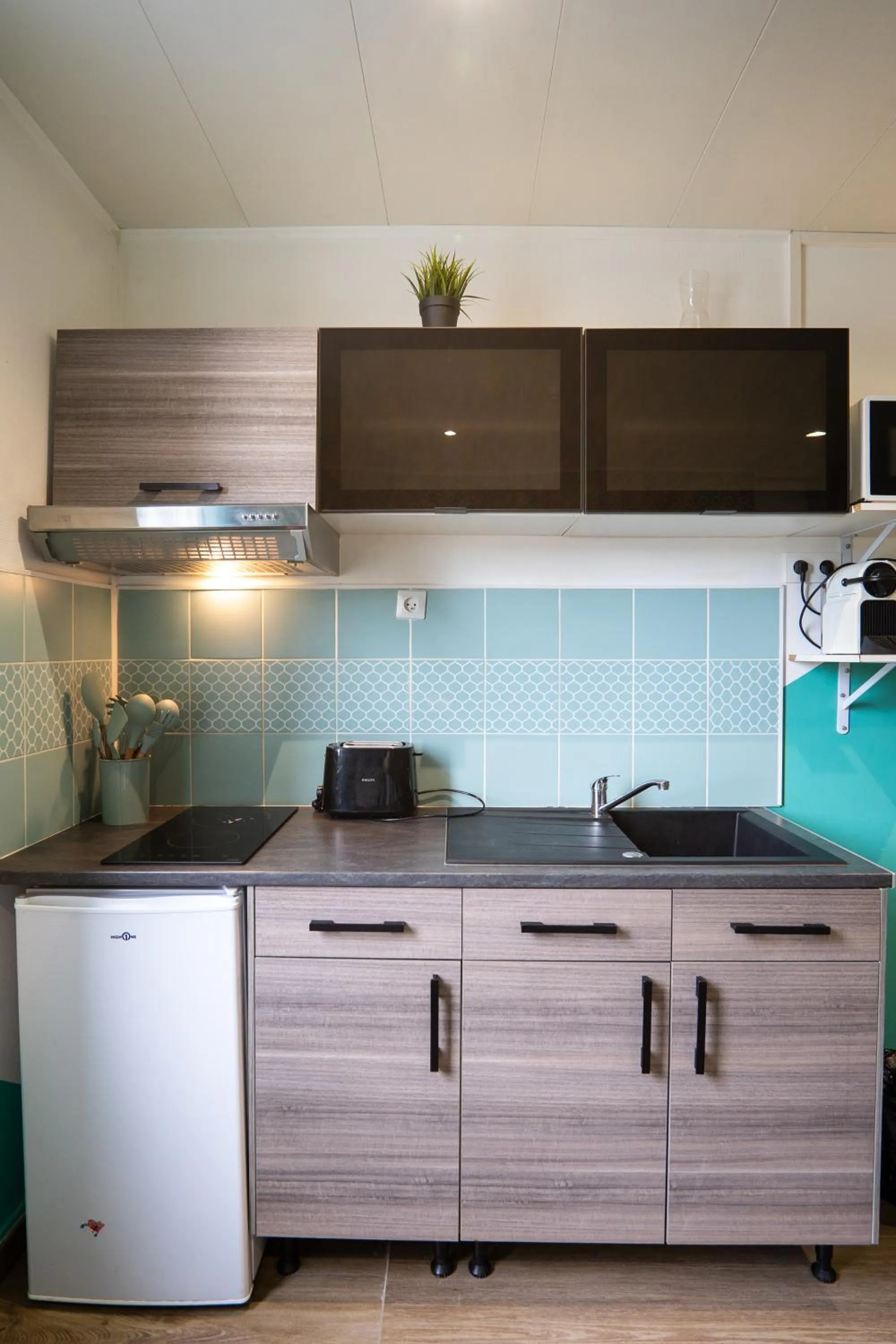 Kitchen or kitchenette in Capstay Color Valenciennes & Netflix