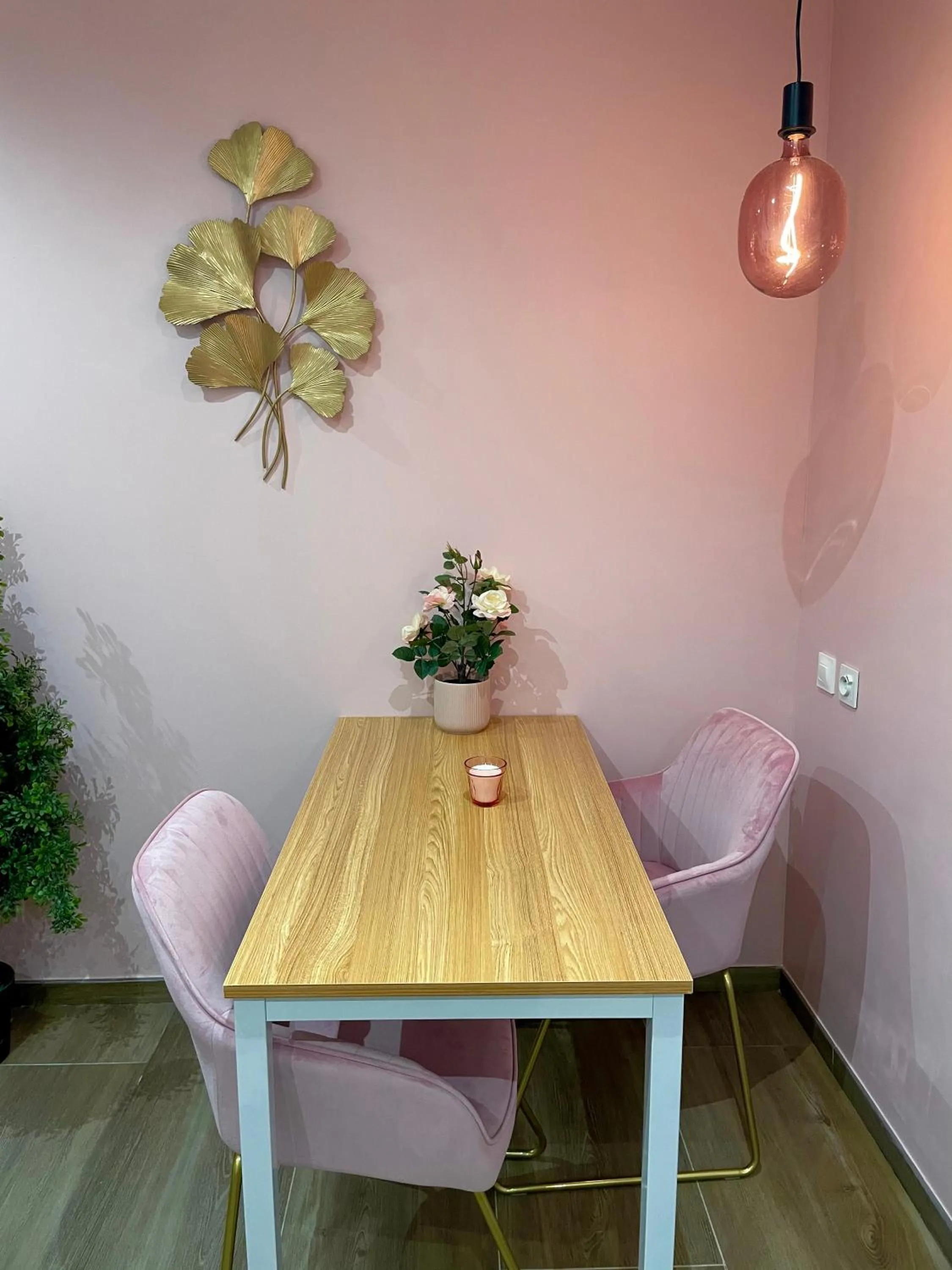 Seating area in Capstay Color Valenciennes & Netflix