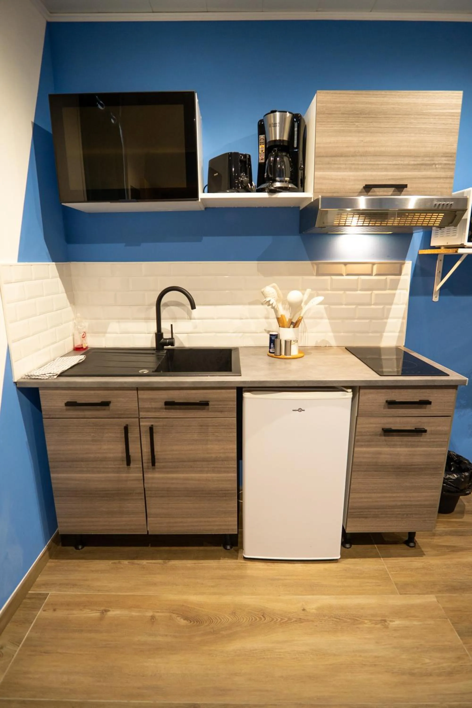 Kitchen or kitchenette in Capstay Color Valenciennes & Netflix