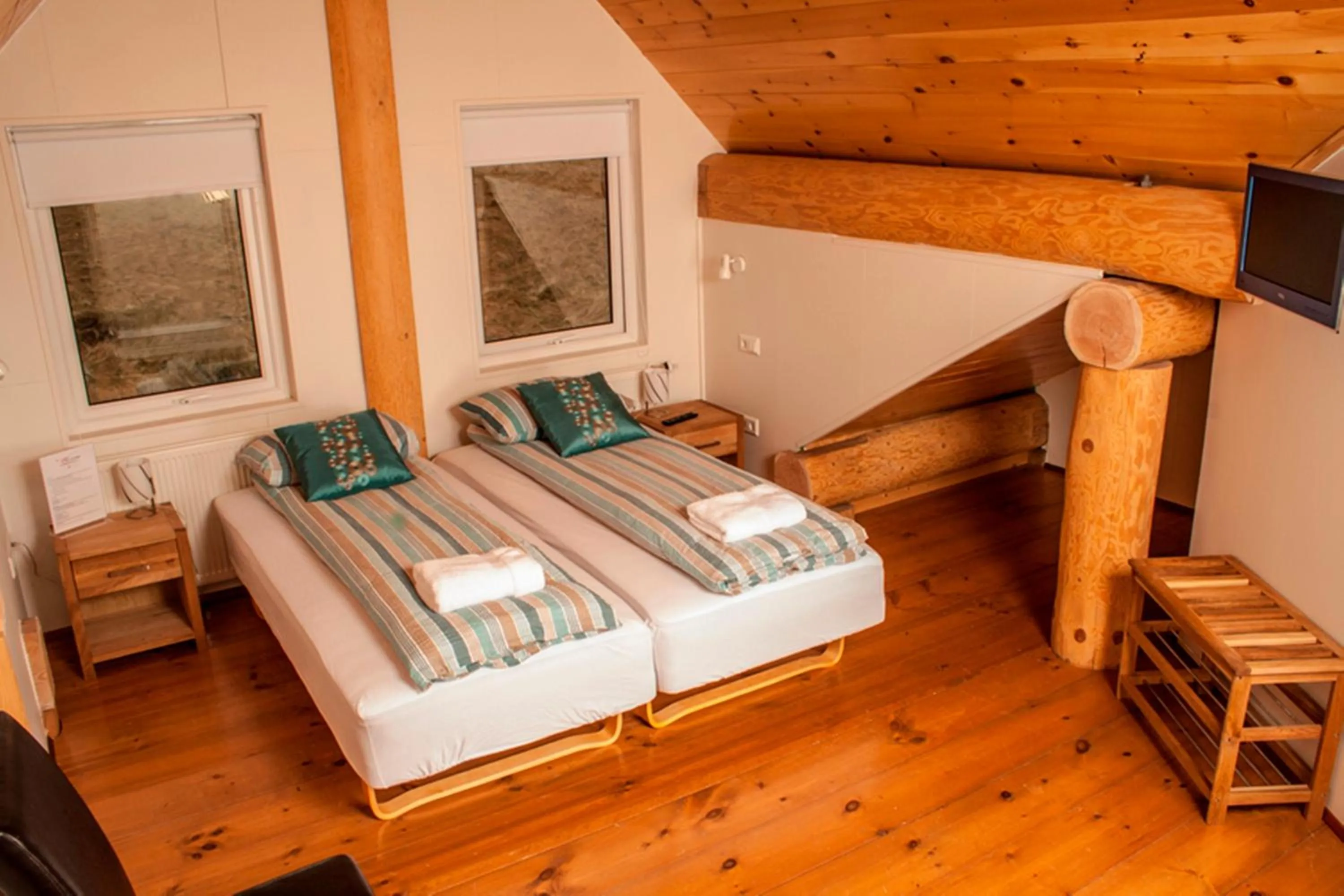 Photo of the whole room, Bed in Welcome Lambafell