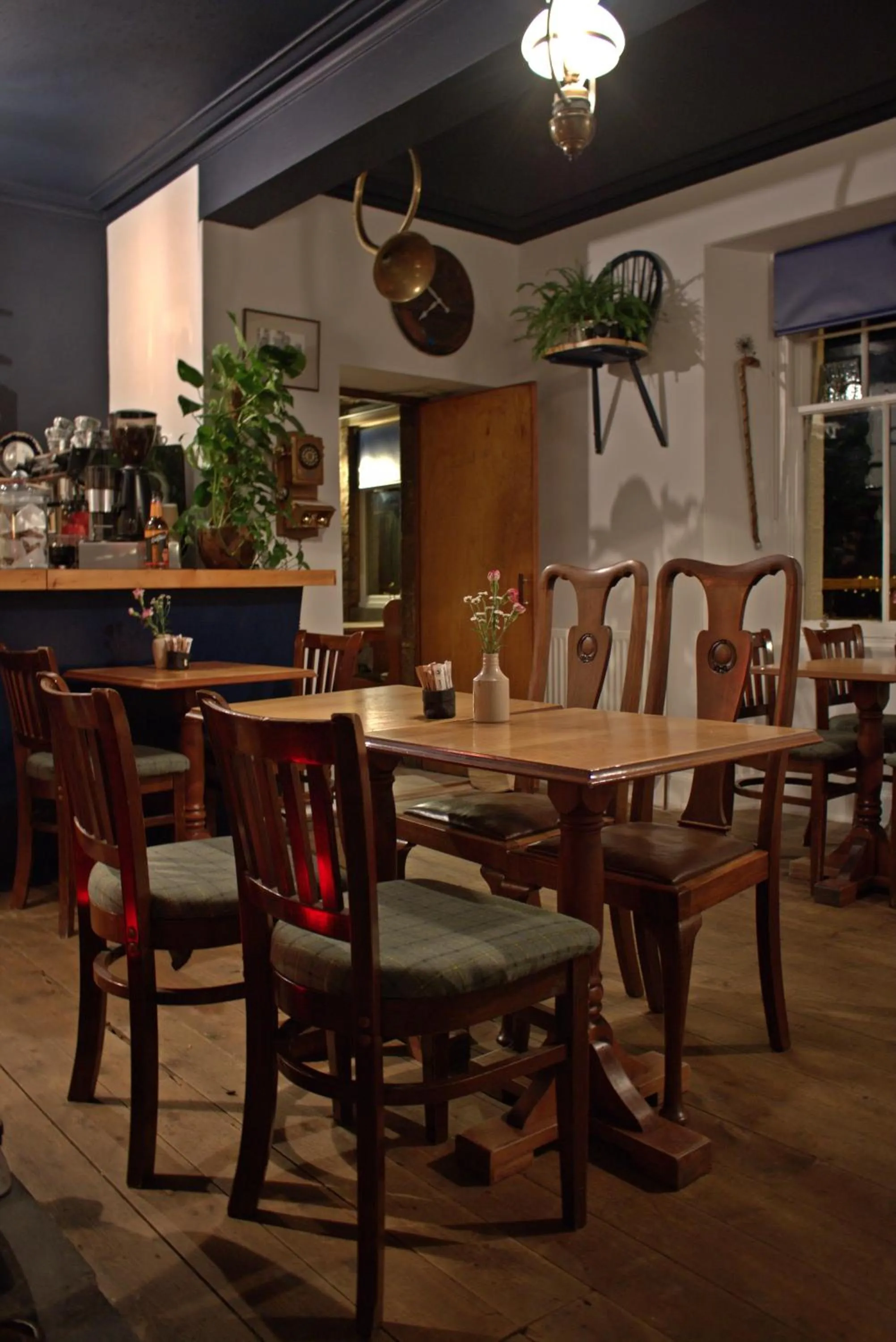 Restaurant/places to eat in Whitebridge Hotel