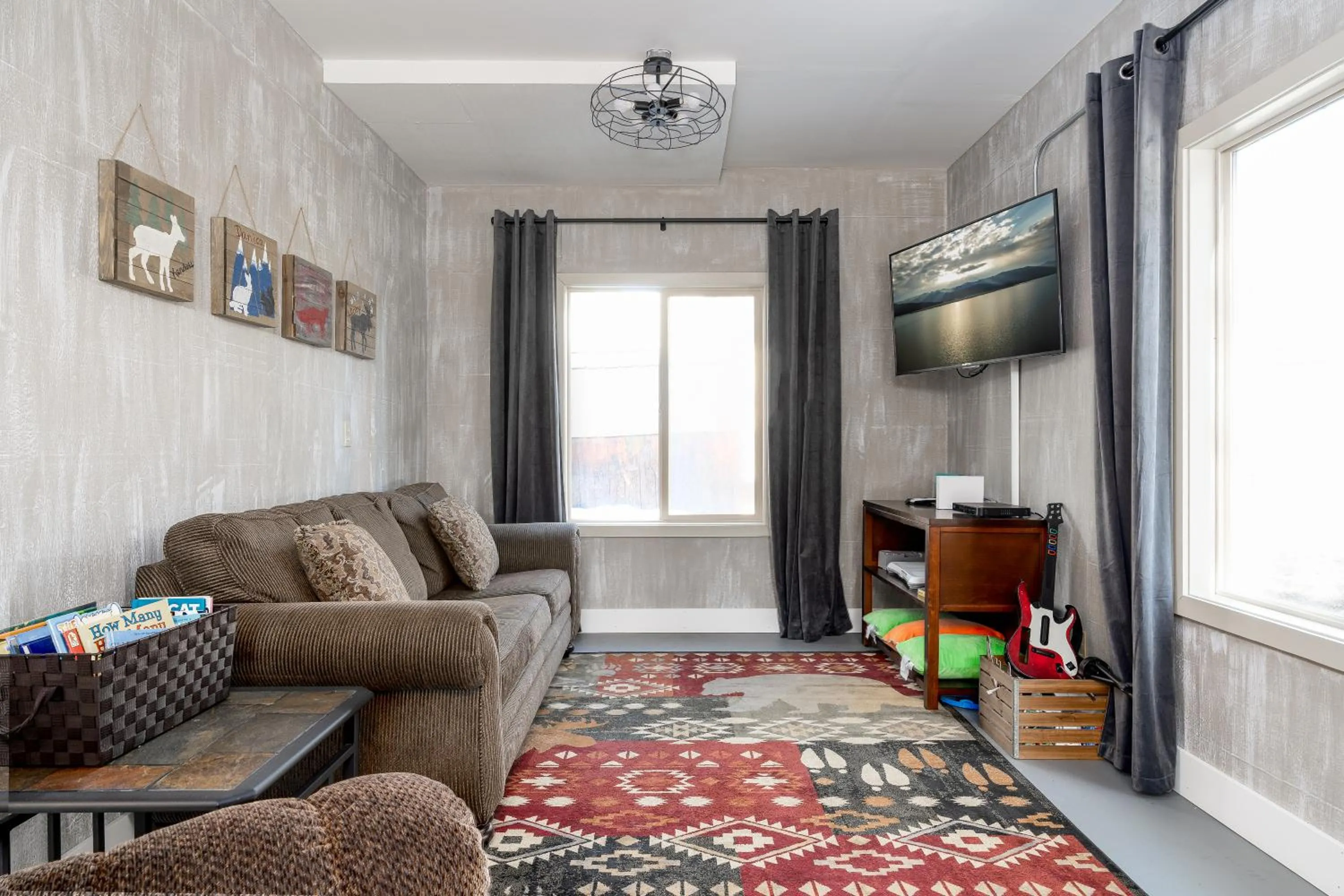 TV and multimedia in Shepherd Family Retreats- Fox