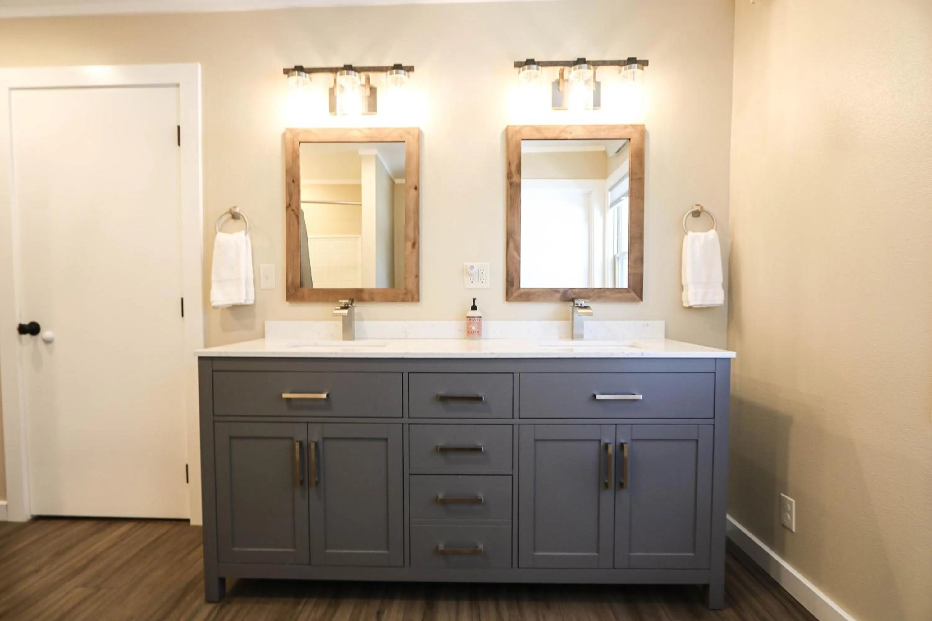 Bathroom in Shepherd Family Retreats- Fox
