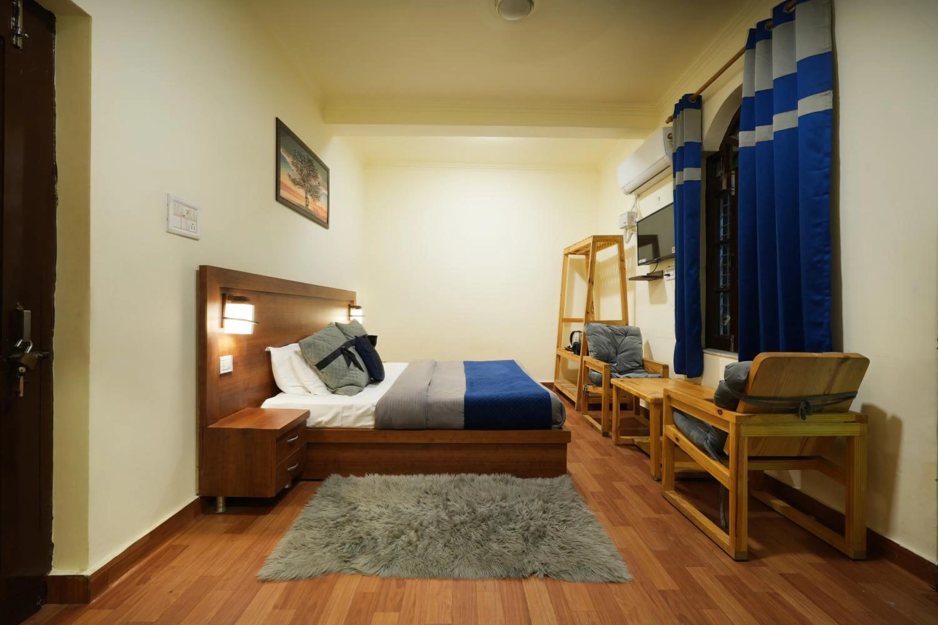 Bed in Shalom Backpackers Rishikesh