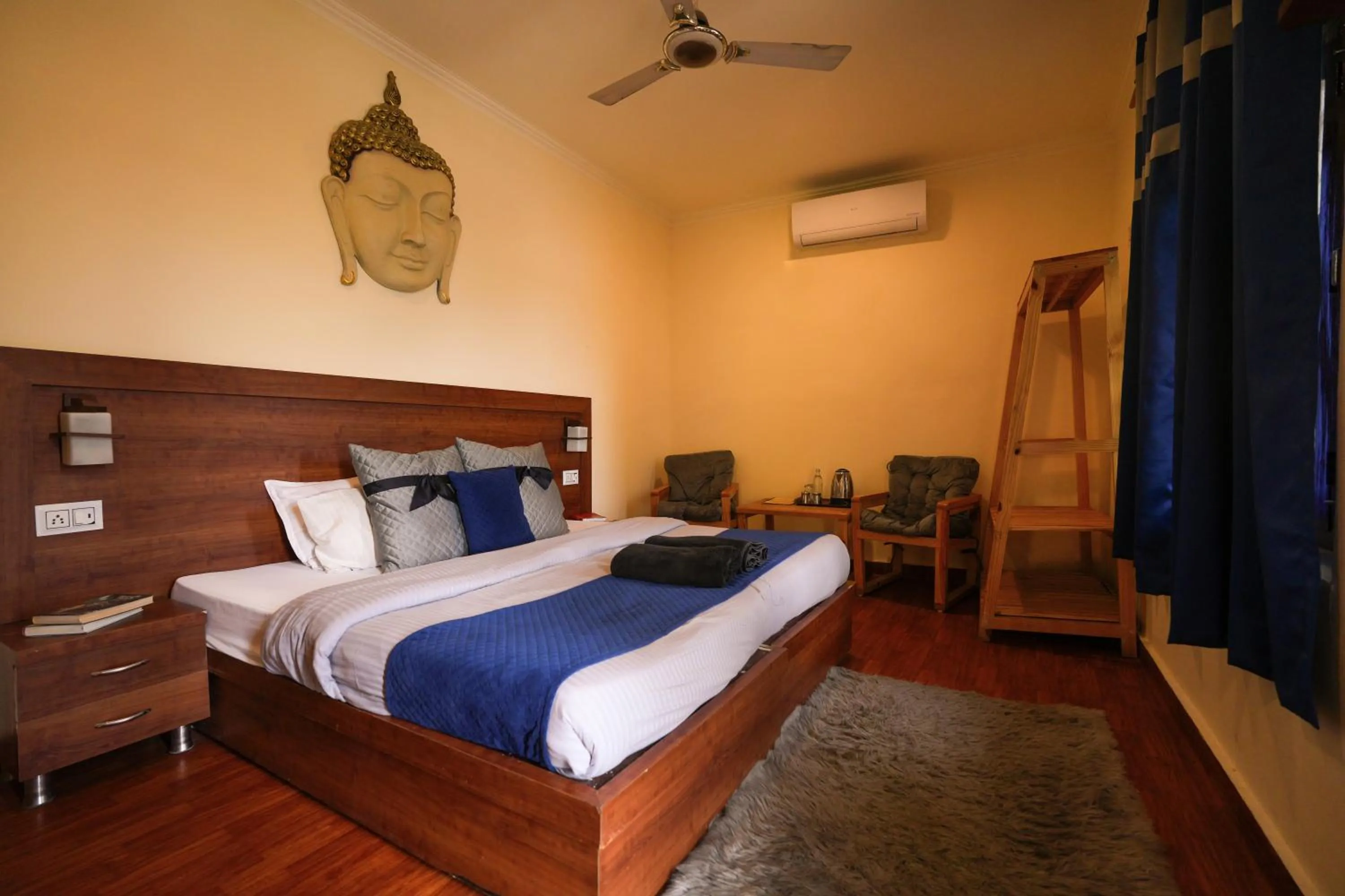 Bed in Shalom Backpackers Rishikesh