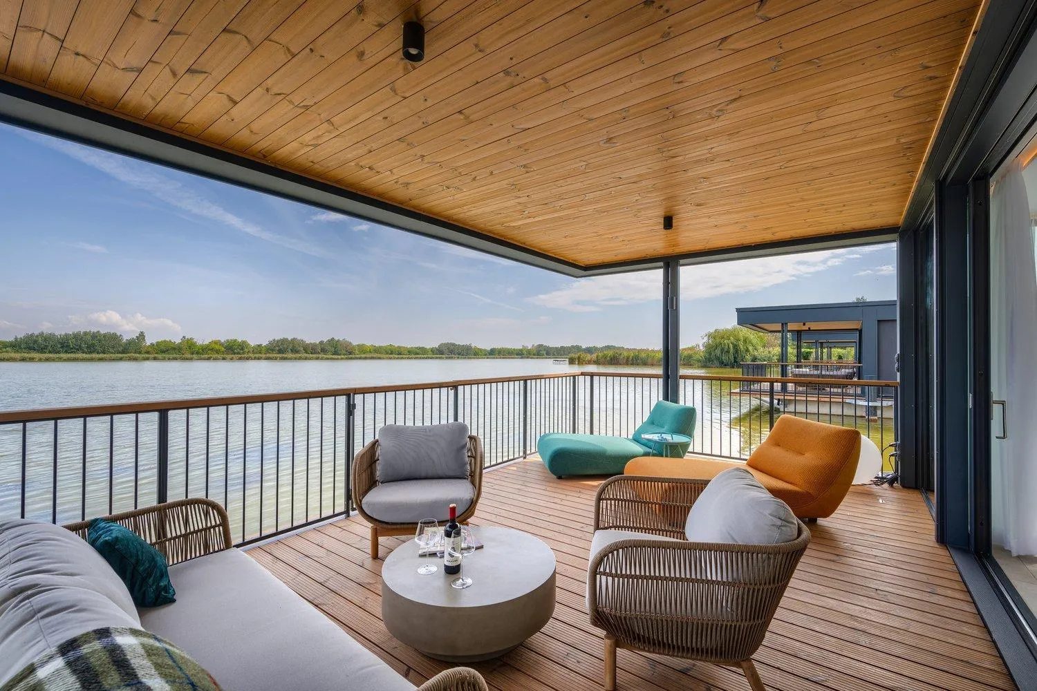 Donautica Hotel & Restaurant