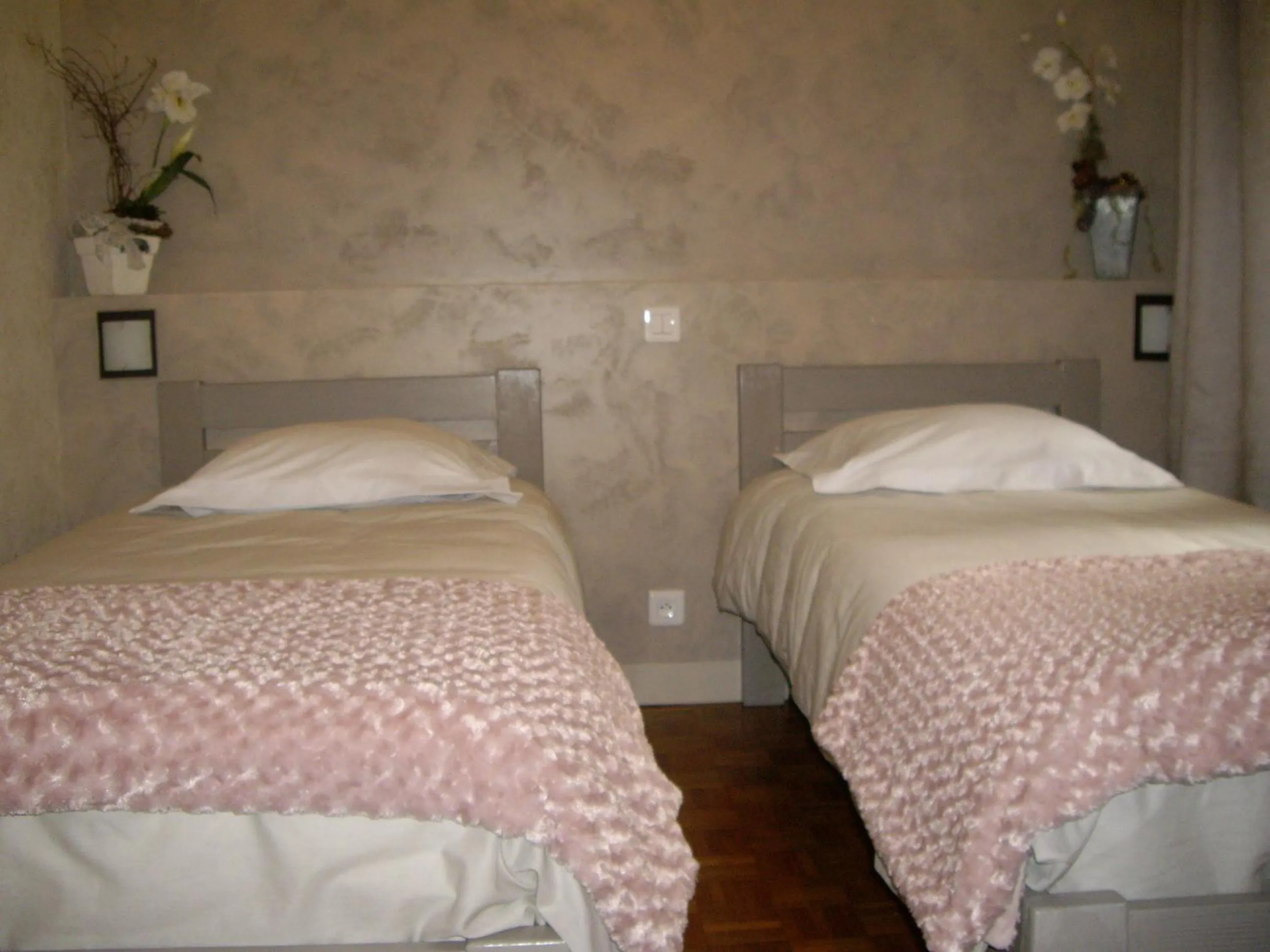 Bedroom, Bed in Chambres d'Hôtes Les Pierres Taillées