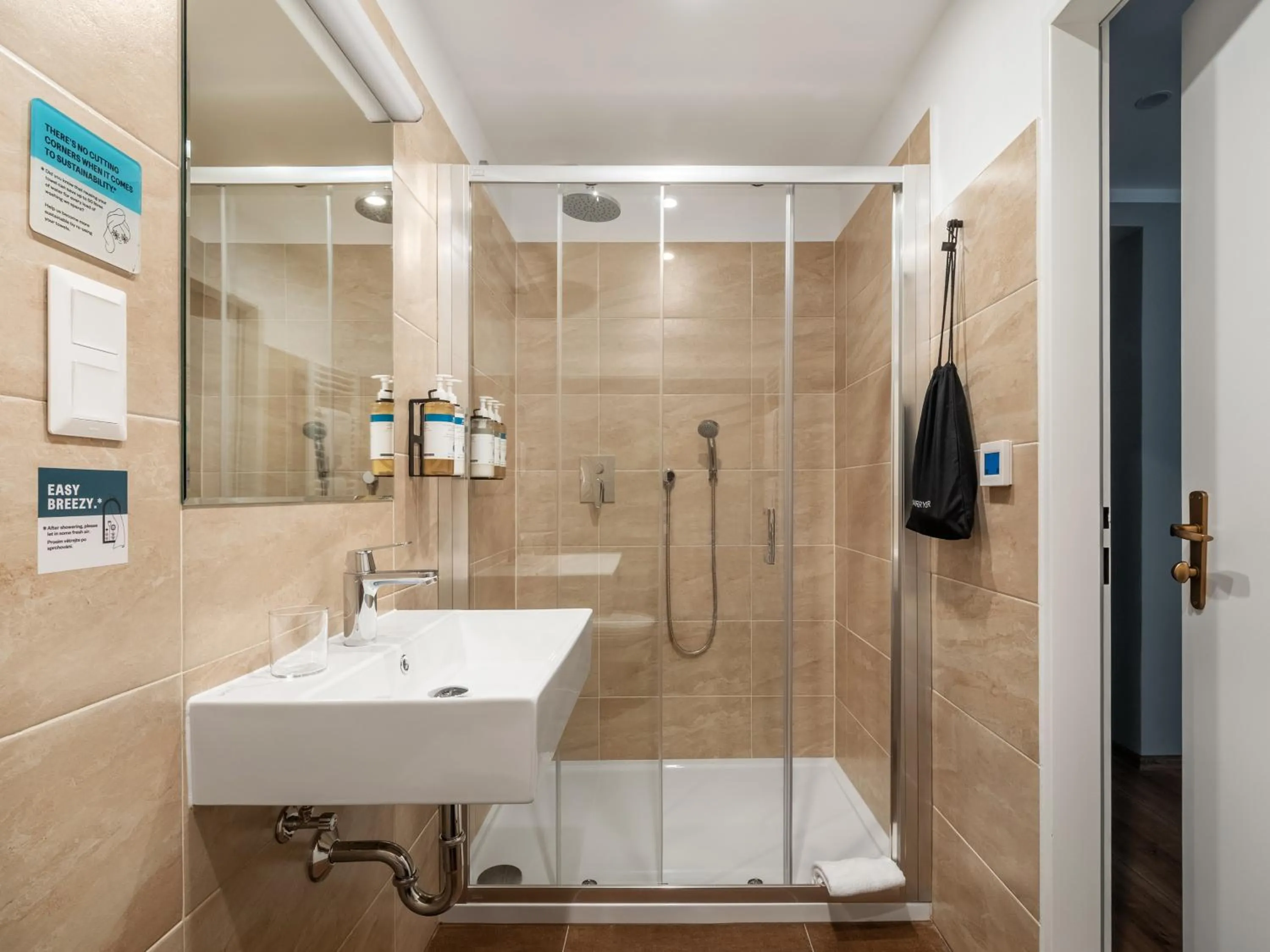 Shower in Numa Prague Libusa