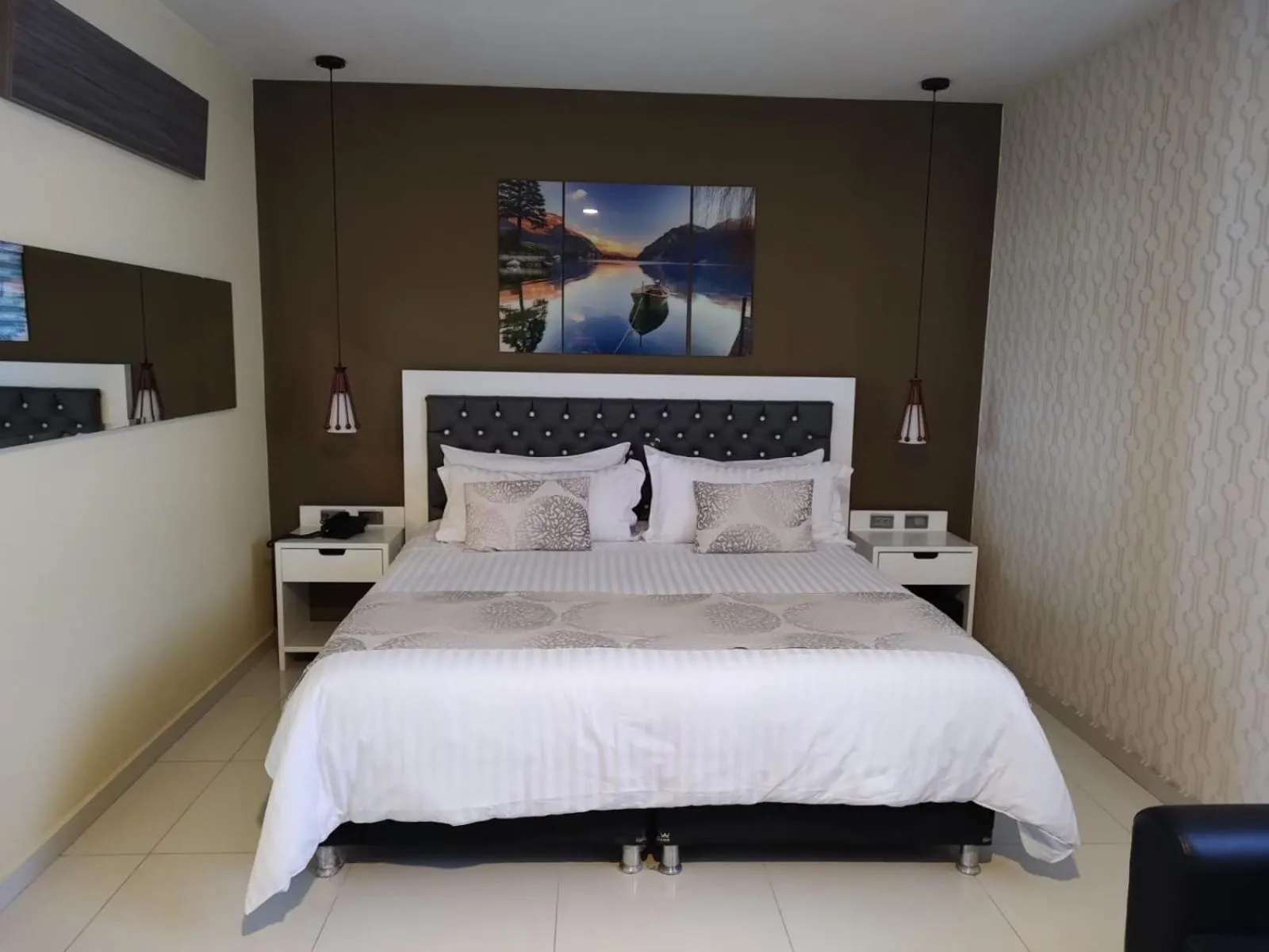 Bed in Hotel American Visa Cali