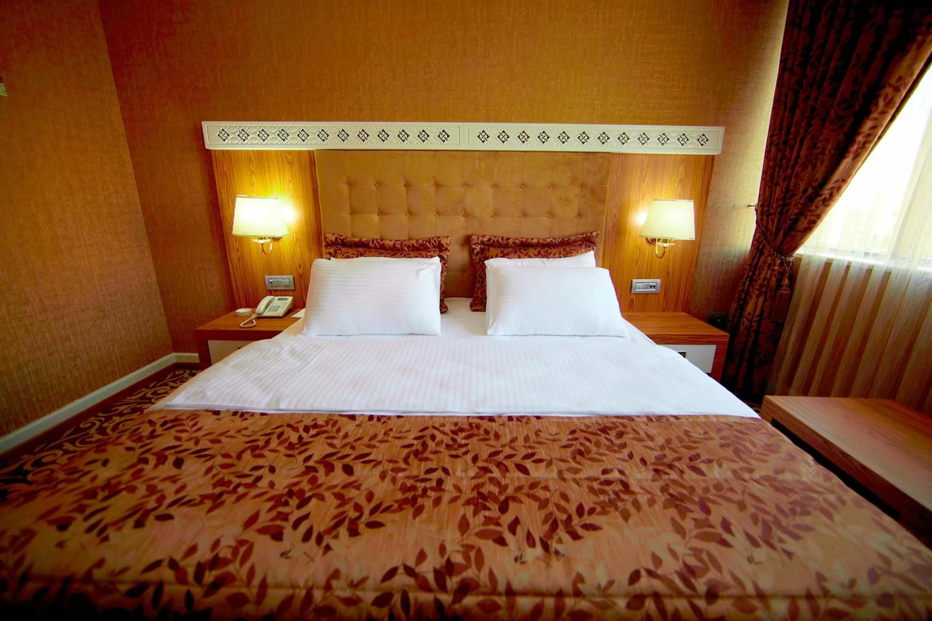 Bedroom, Bed in Graaf Hotel