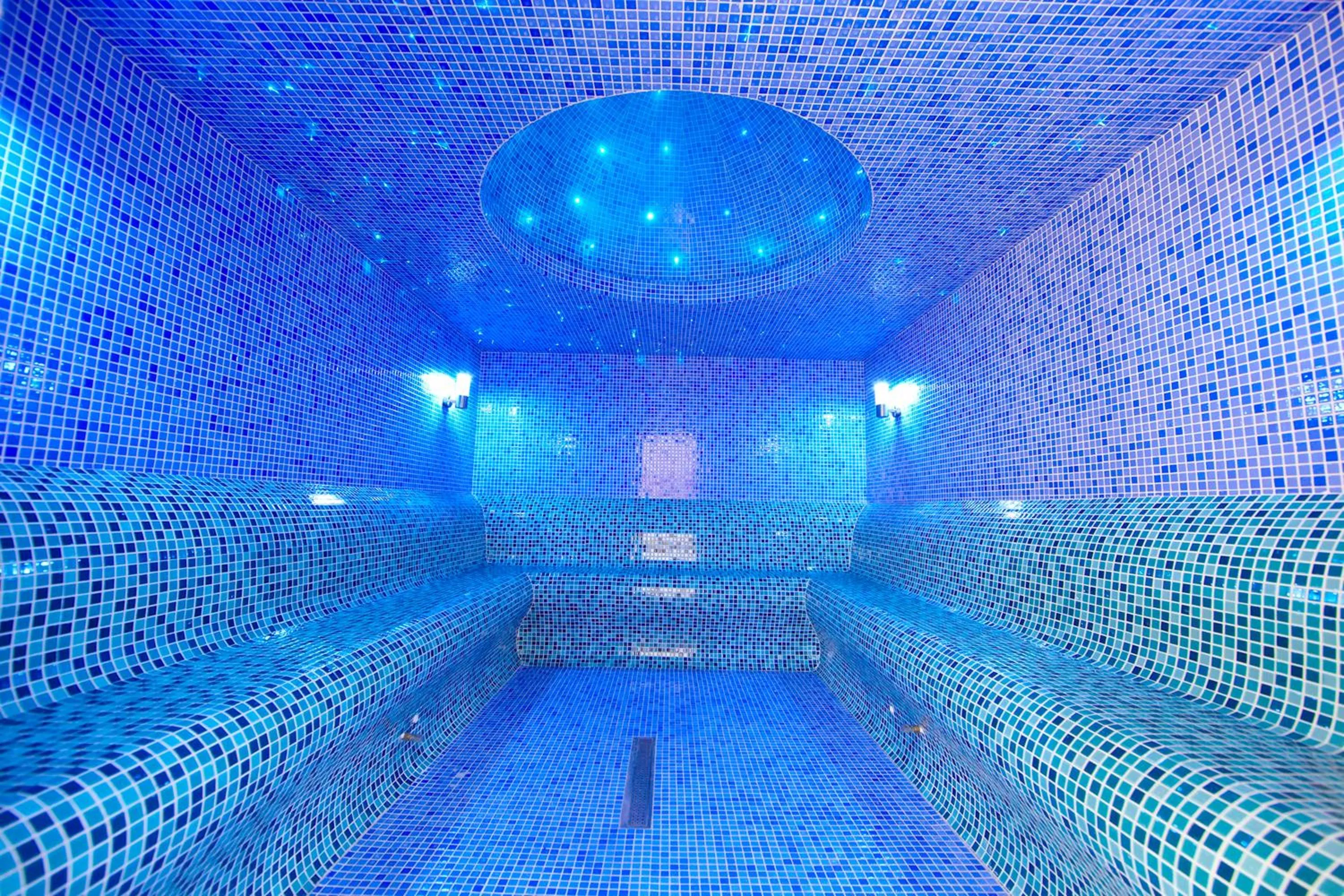 Steam room in Graaf Hotel