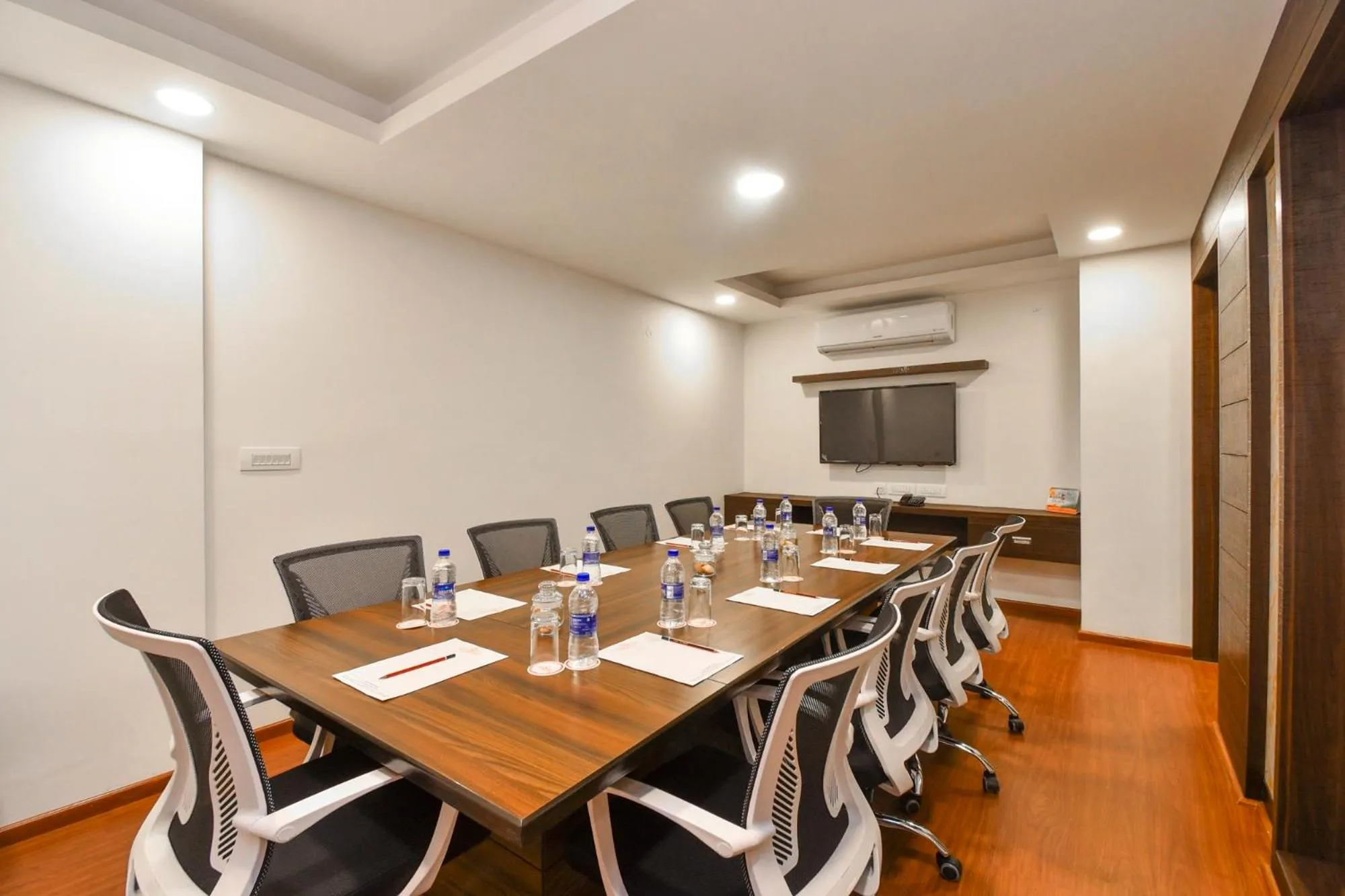 Meeting/conference room in Hotel Suncity Plaza, Sitapura, Jaipur