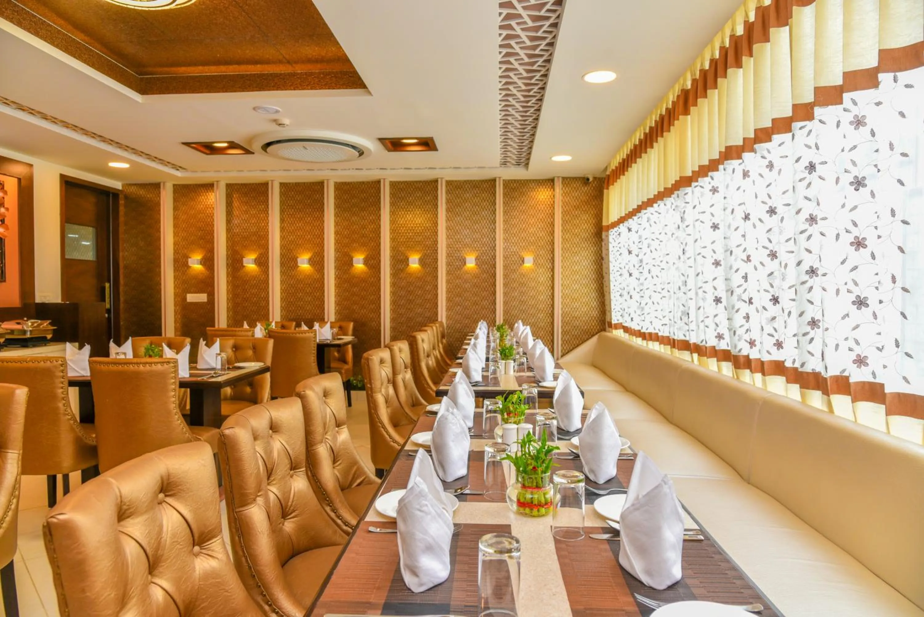 Restaurant/places to eat in Hotel Suncity Plaza, Sitapura, Jaipur