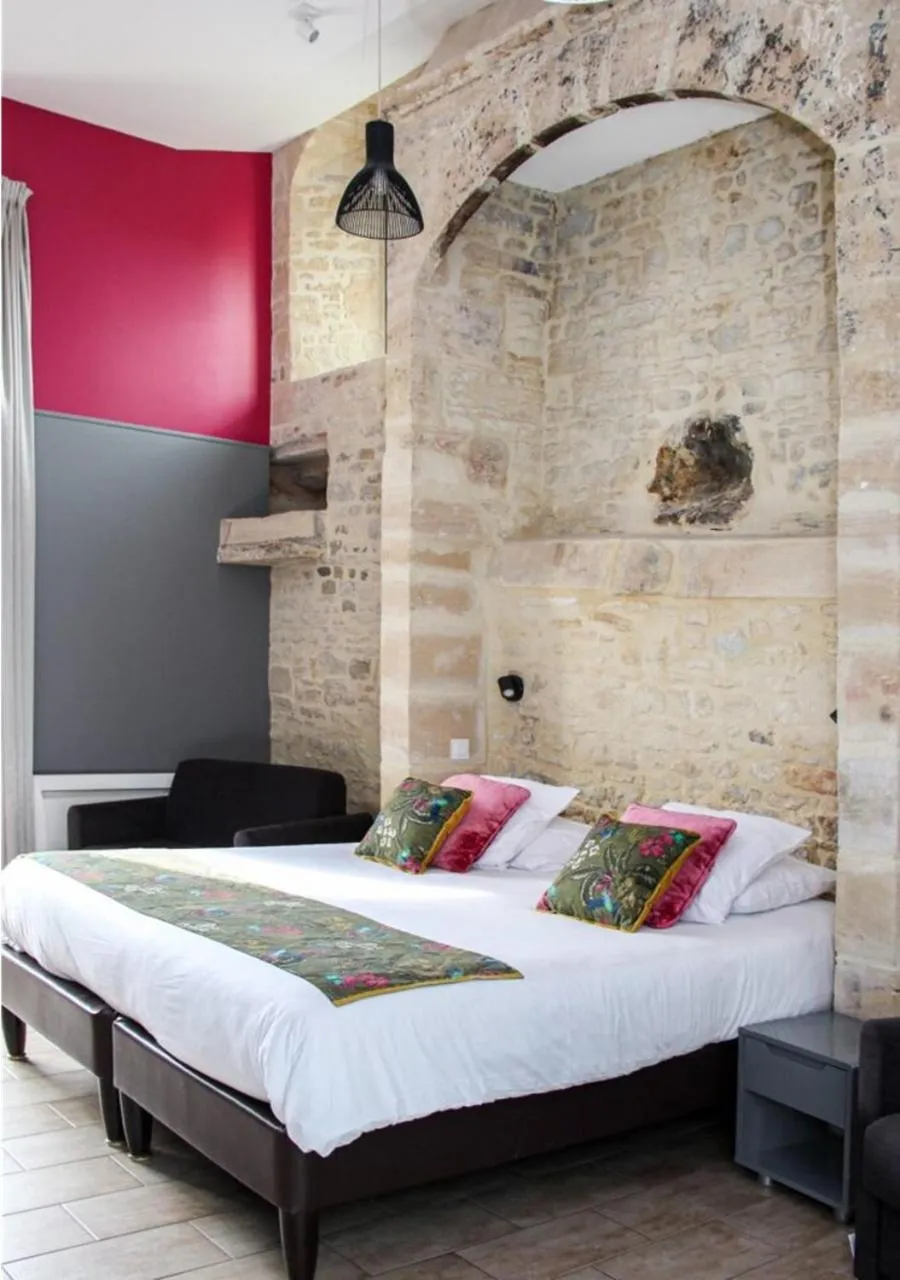 Bedroom, Bed in Hotel Reine Mathilde