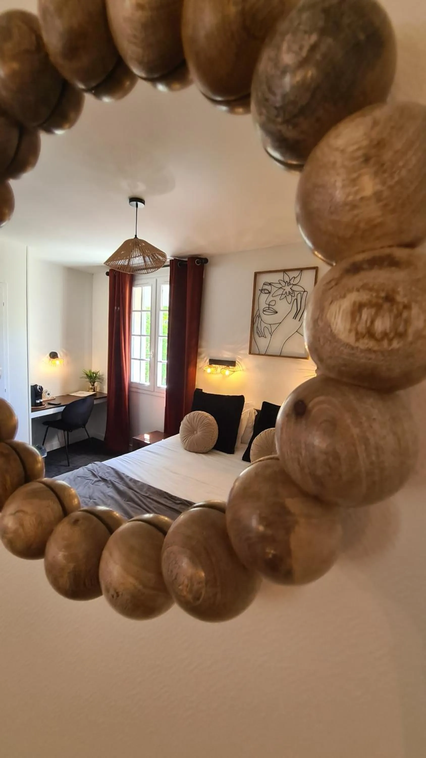 Decorative detail, Bed in Hotel Reine Mathilde