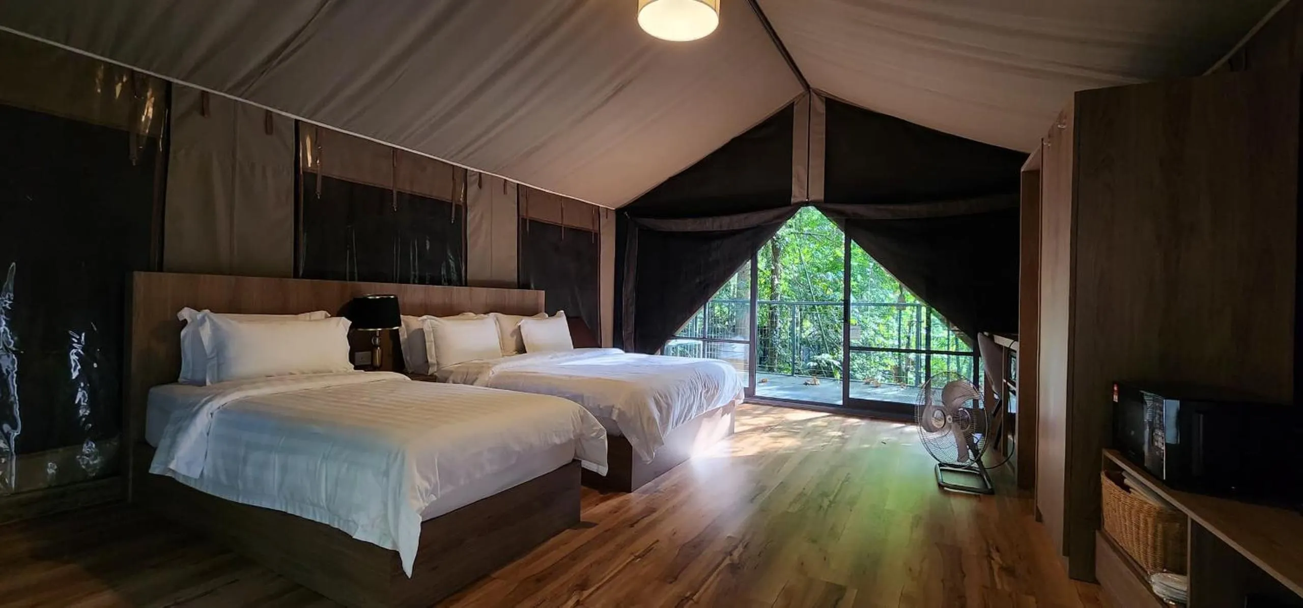 Photo of the whole room, Bed in Boulder Valley