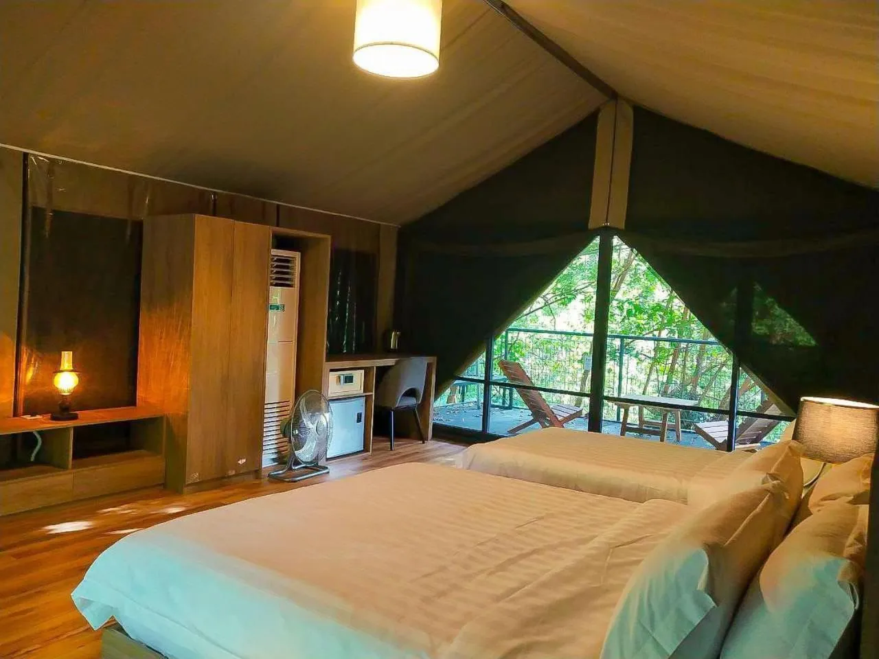 Bed in Boulder Valley