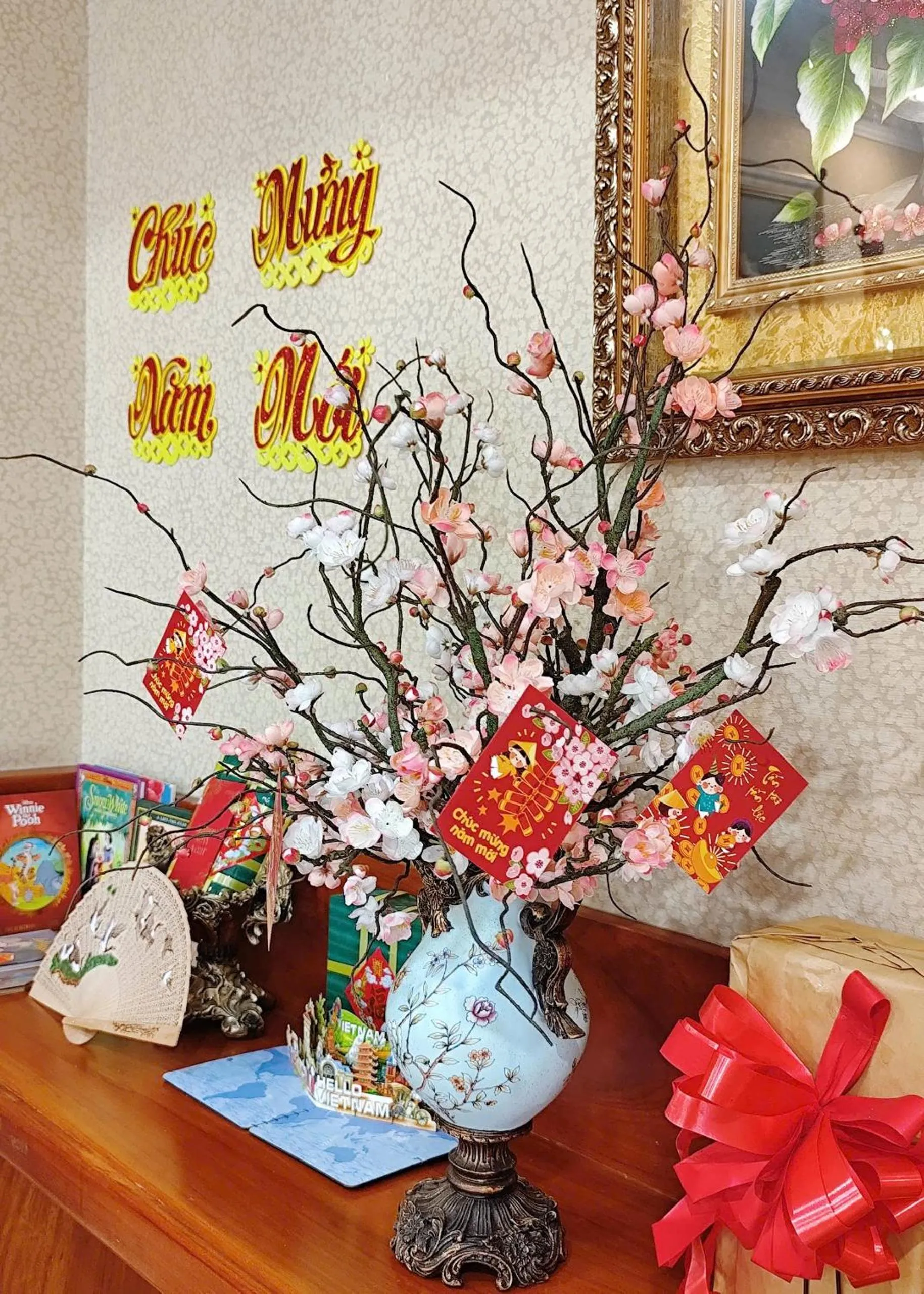 Decorative detail in Air Star Hotel