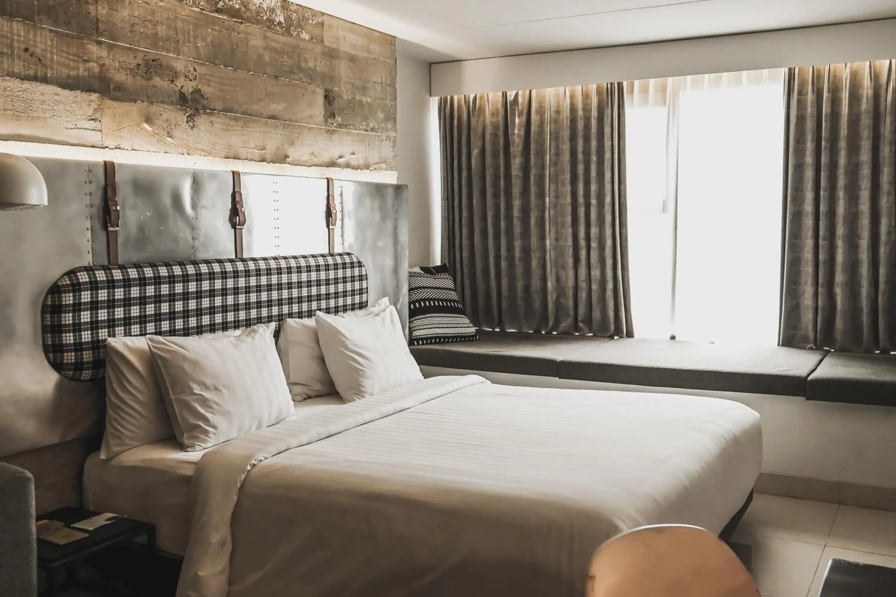 Bedroom, Bed in PULANG ke UTTARA