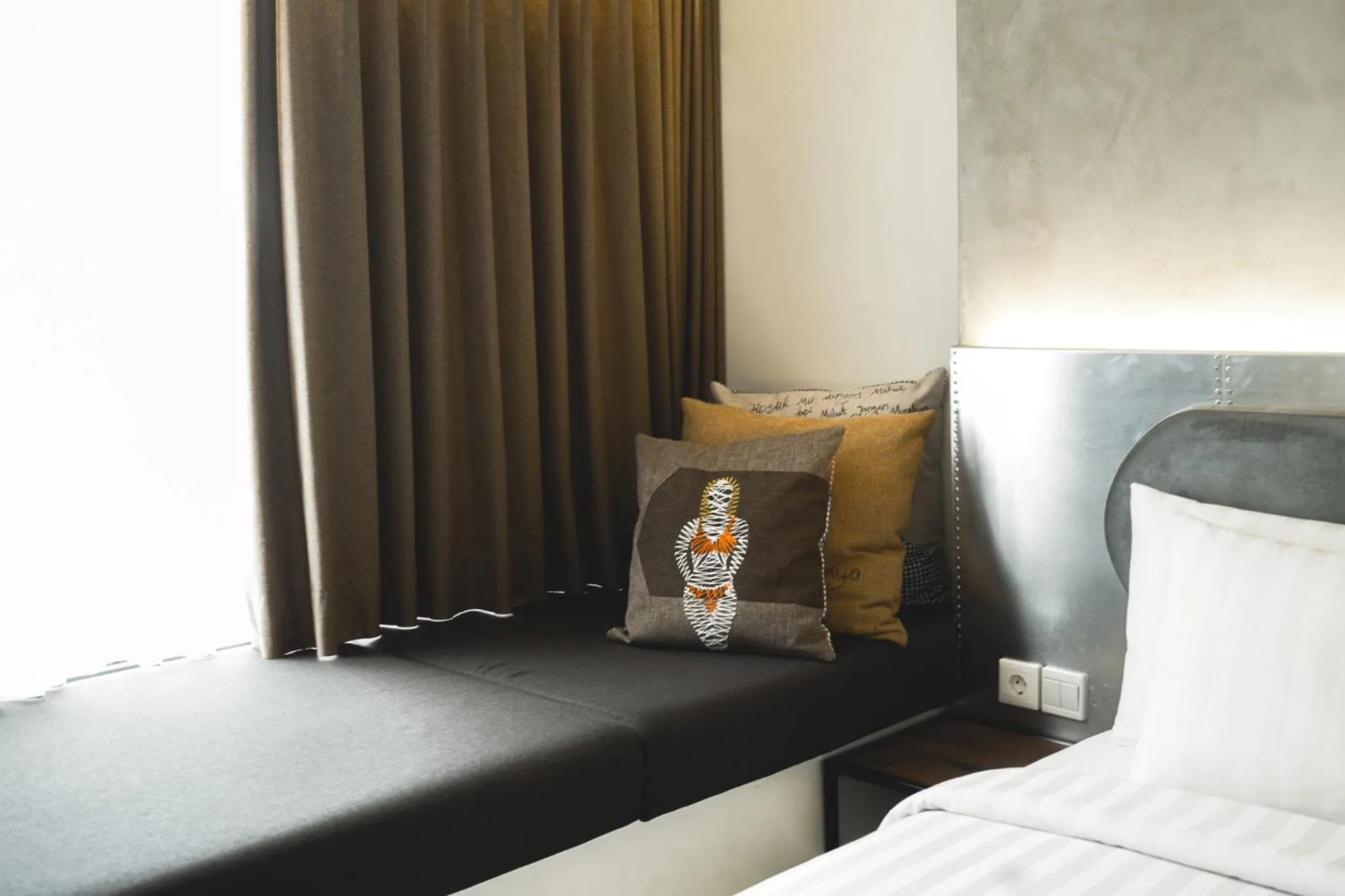 Bed in PULANG ke UTTARA