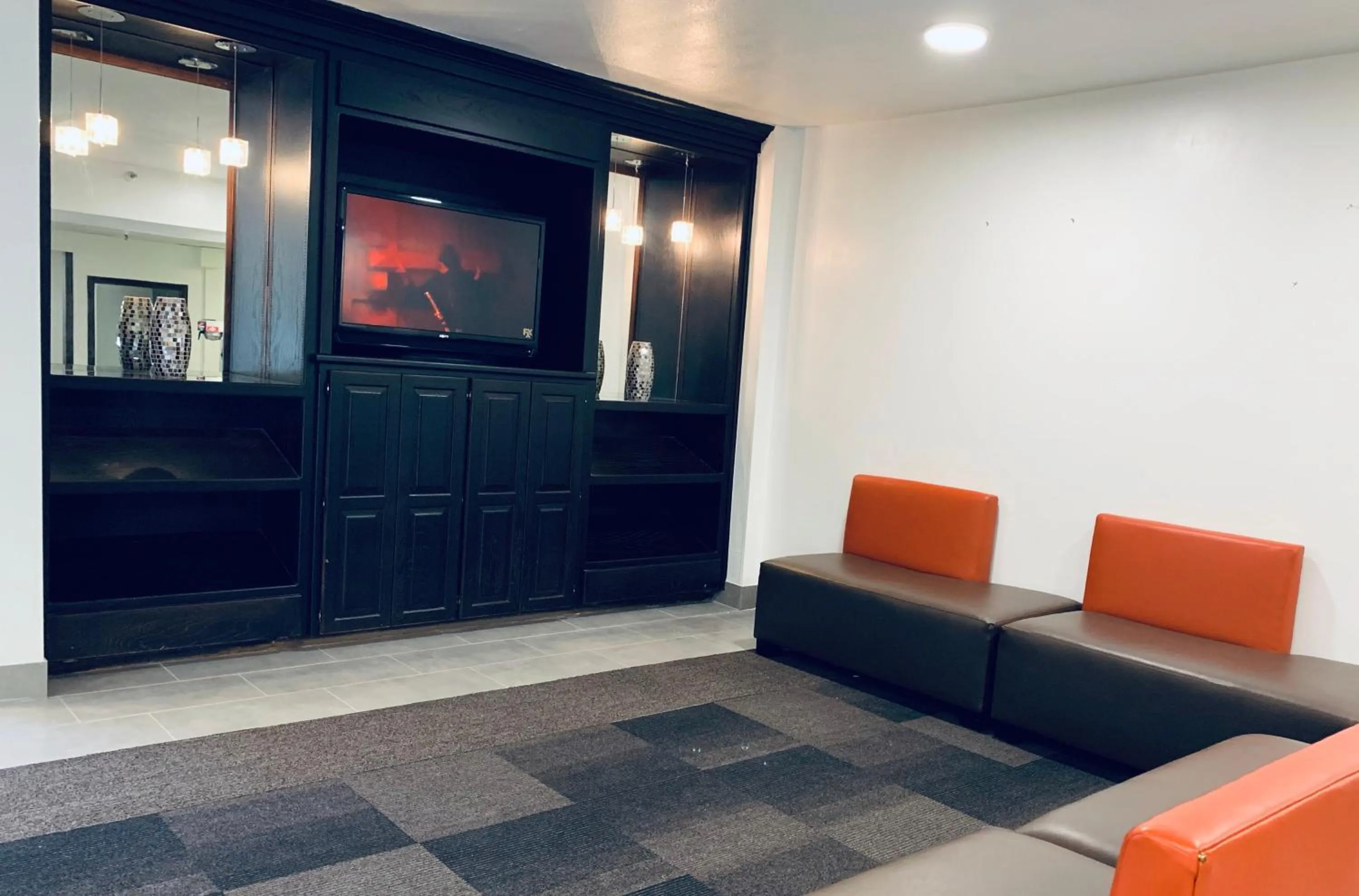 Living room in Motel 6-Lewisville, TX - Medical City