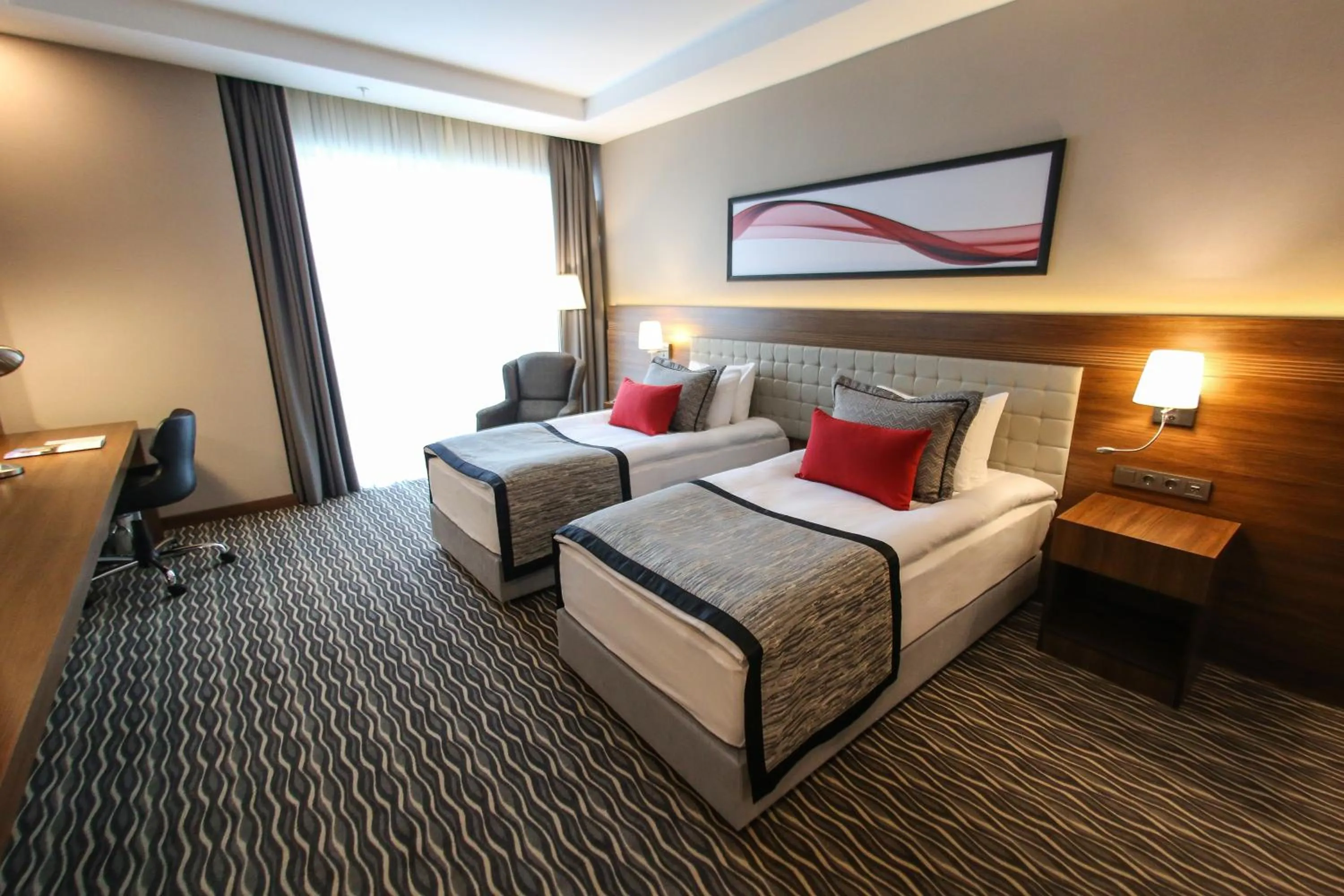 Photo of the whole room, Bed in Ramada by Wyndham Nigde