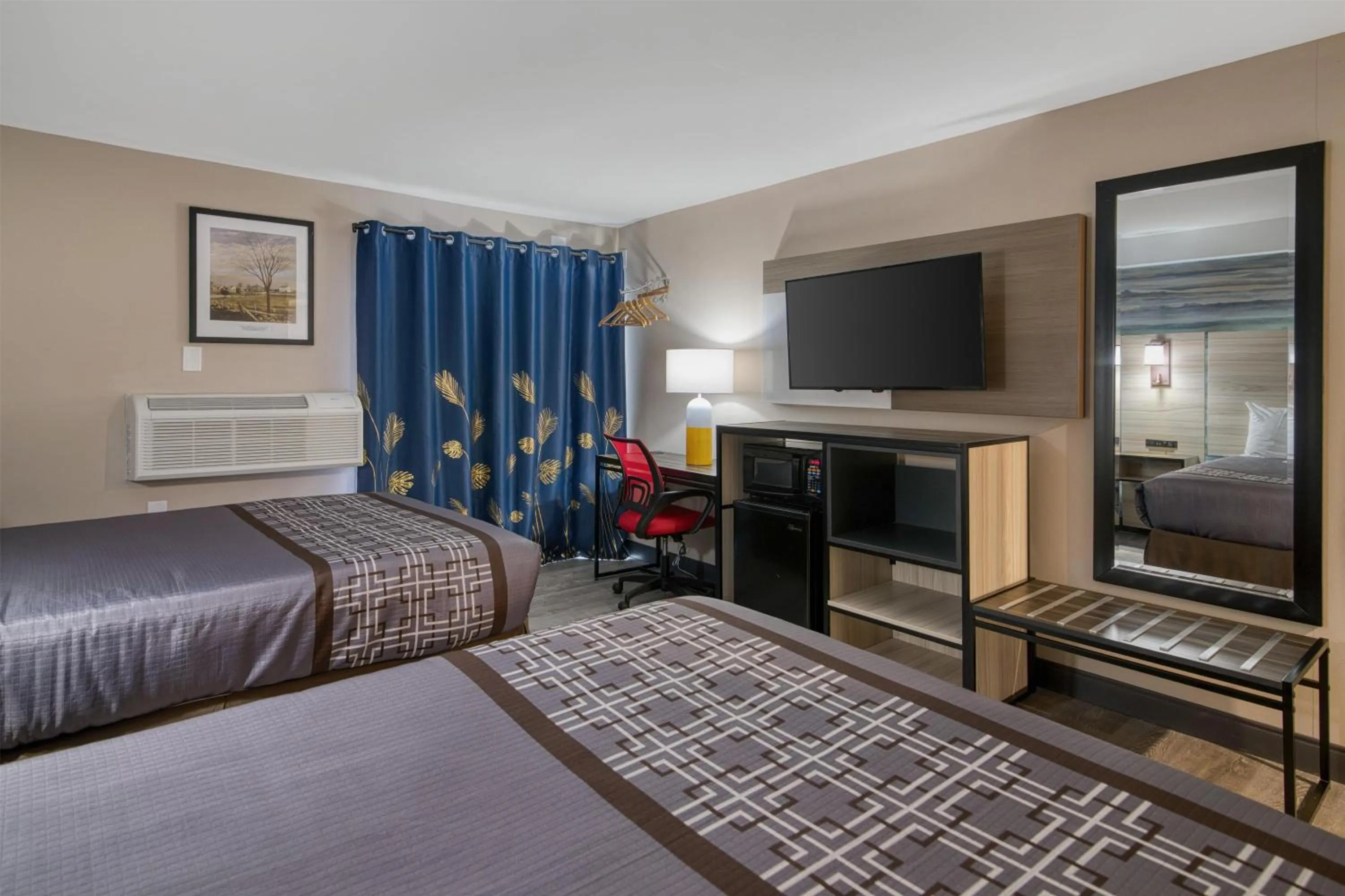 Bedroom, Bed in Yankee Clipper Inn, SureStay Collection by Best Western