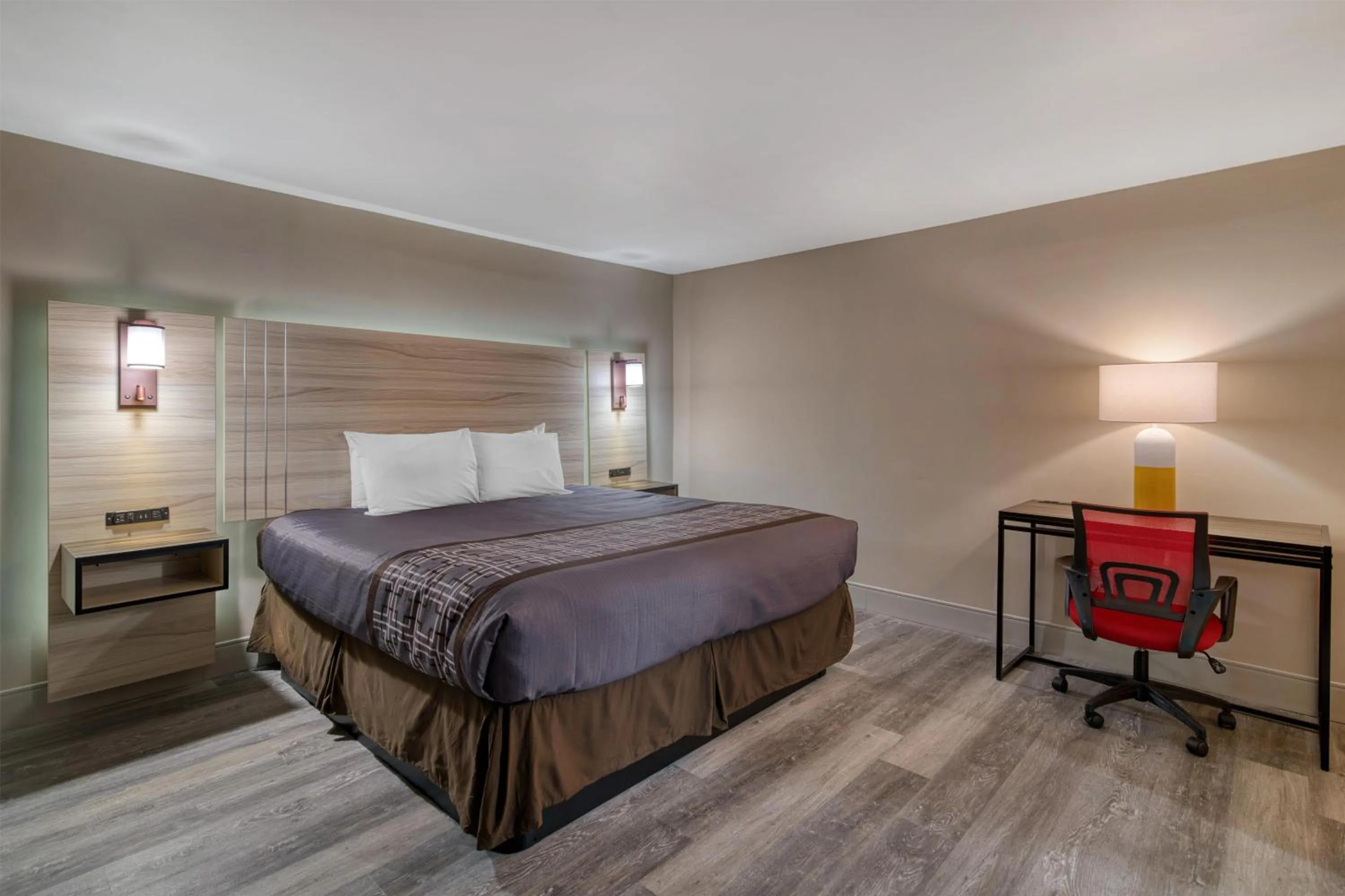 Bedroom, Bed in Yankee Clipper Inn, SureStay Collection by Best Western