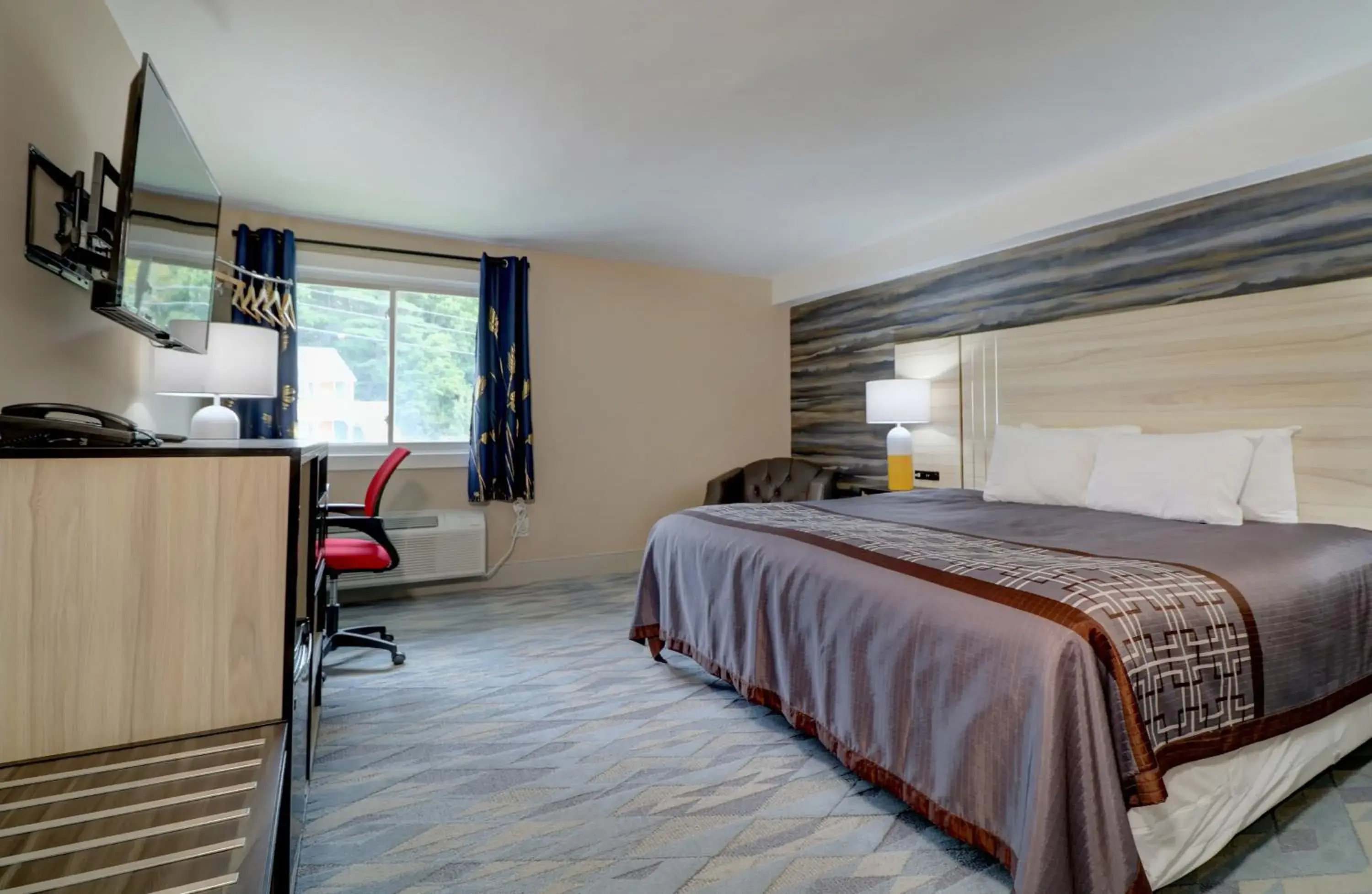 King Room in Yankee Clipper Inn, SureStay Collection by Best Western King Room in Yankee Clipper Inn, SureStay Collection by Best Western