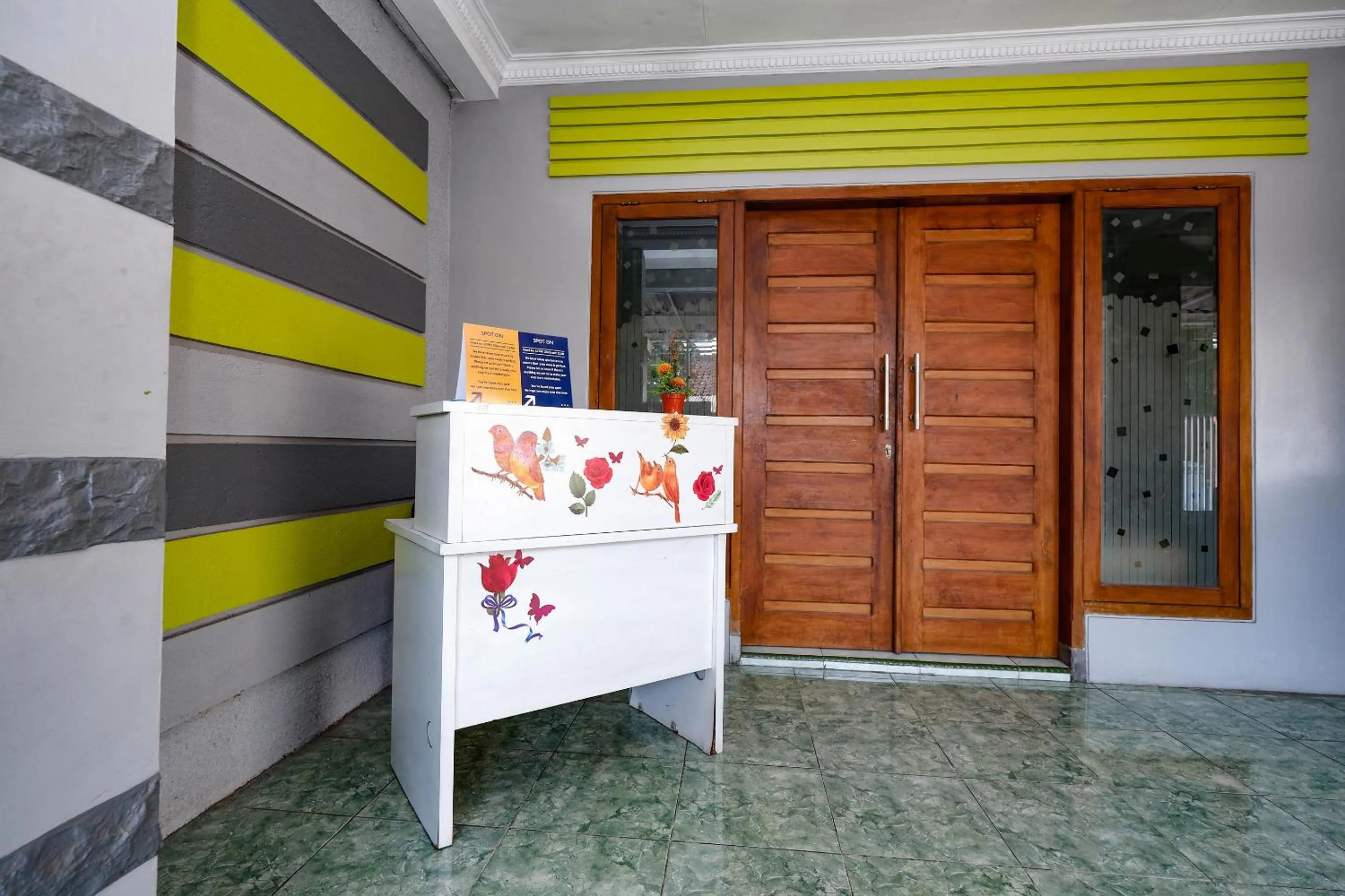 Lobby or reception in Griya Sakura Syariah near UMS