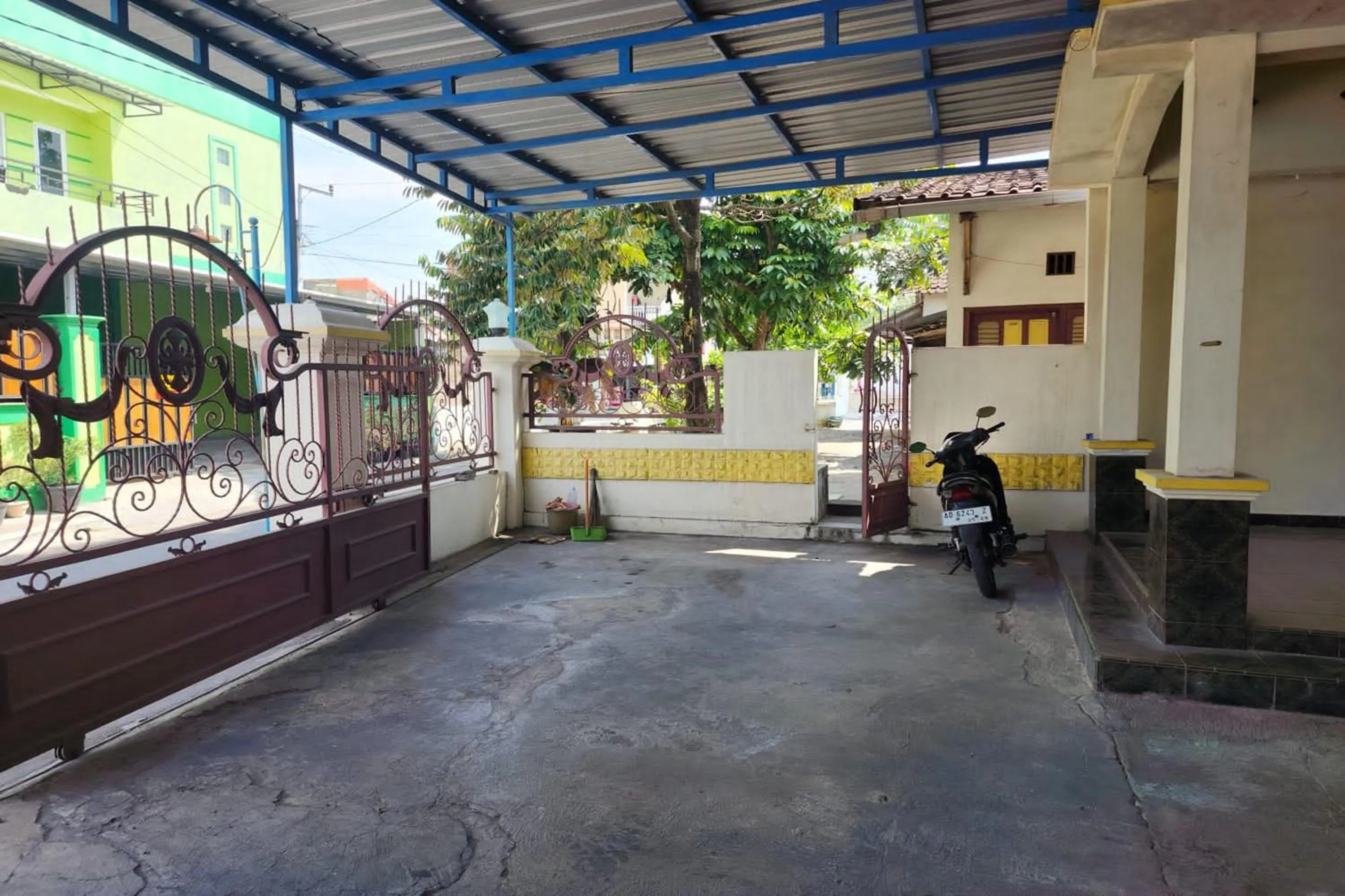 Parking in Griya Sakura Syariah near UMS