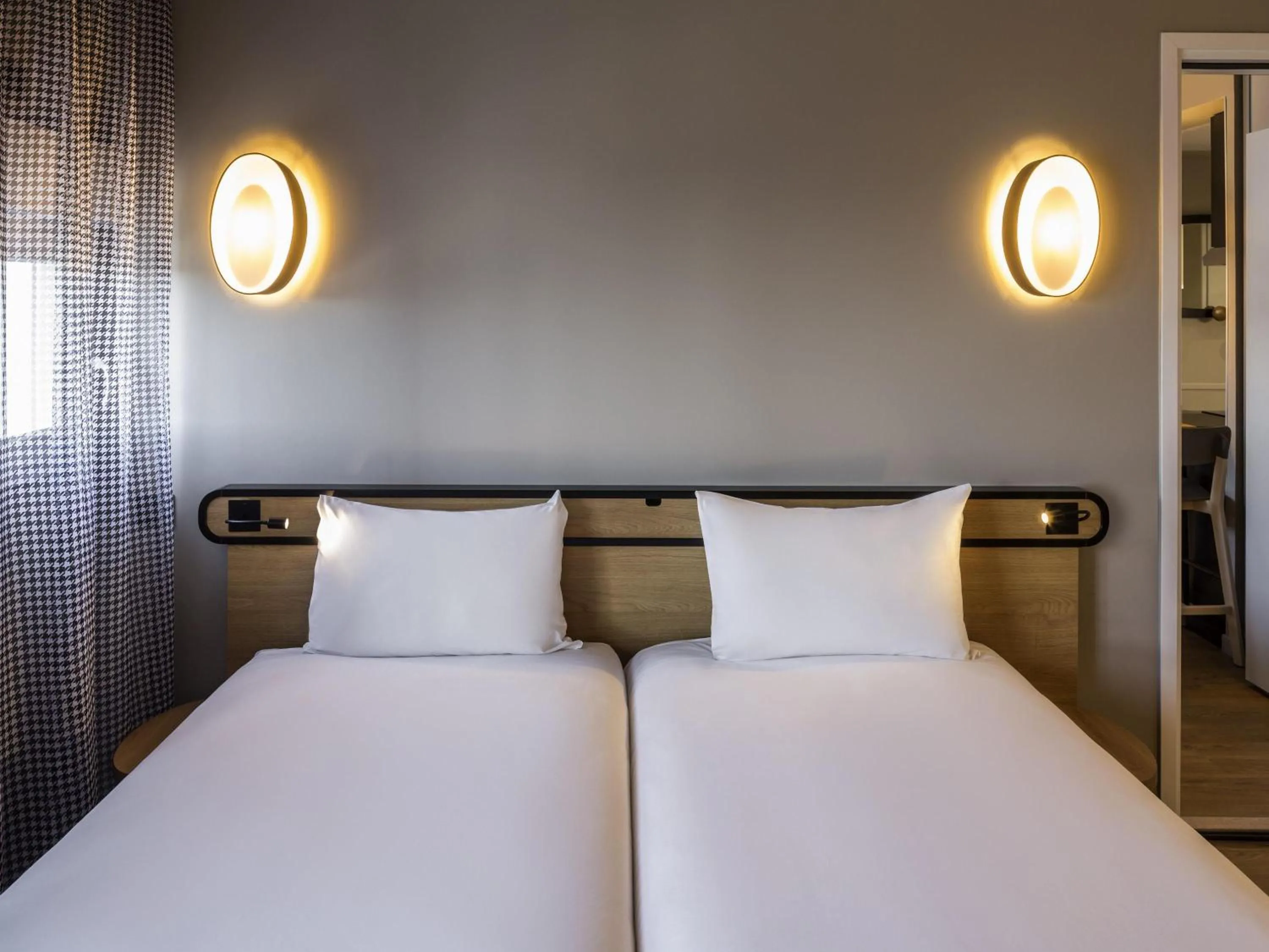 Bedroom, Bed in Aparthotel Adagio access Montpellier Centre