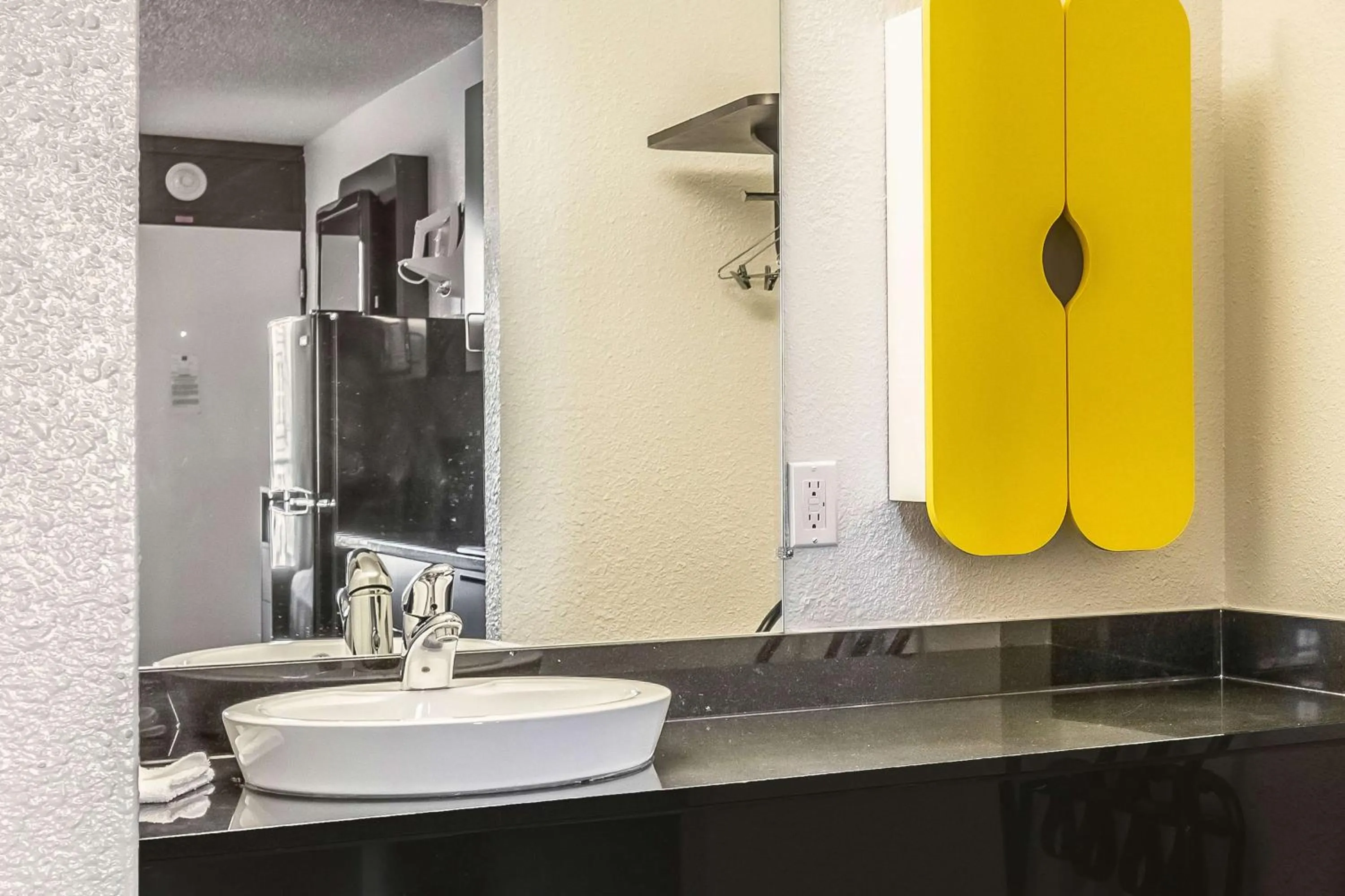 Bathroom in Studio 6-Little Rock, AR - West