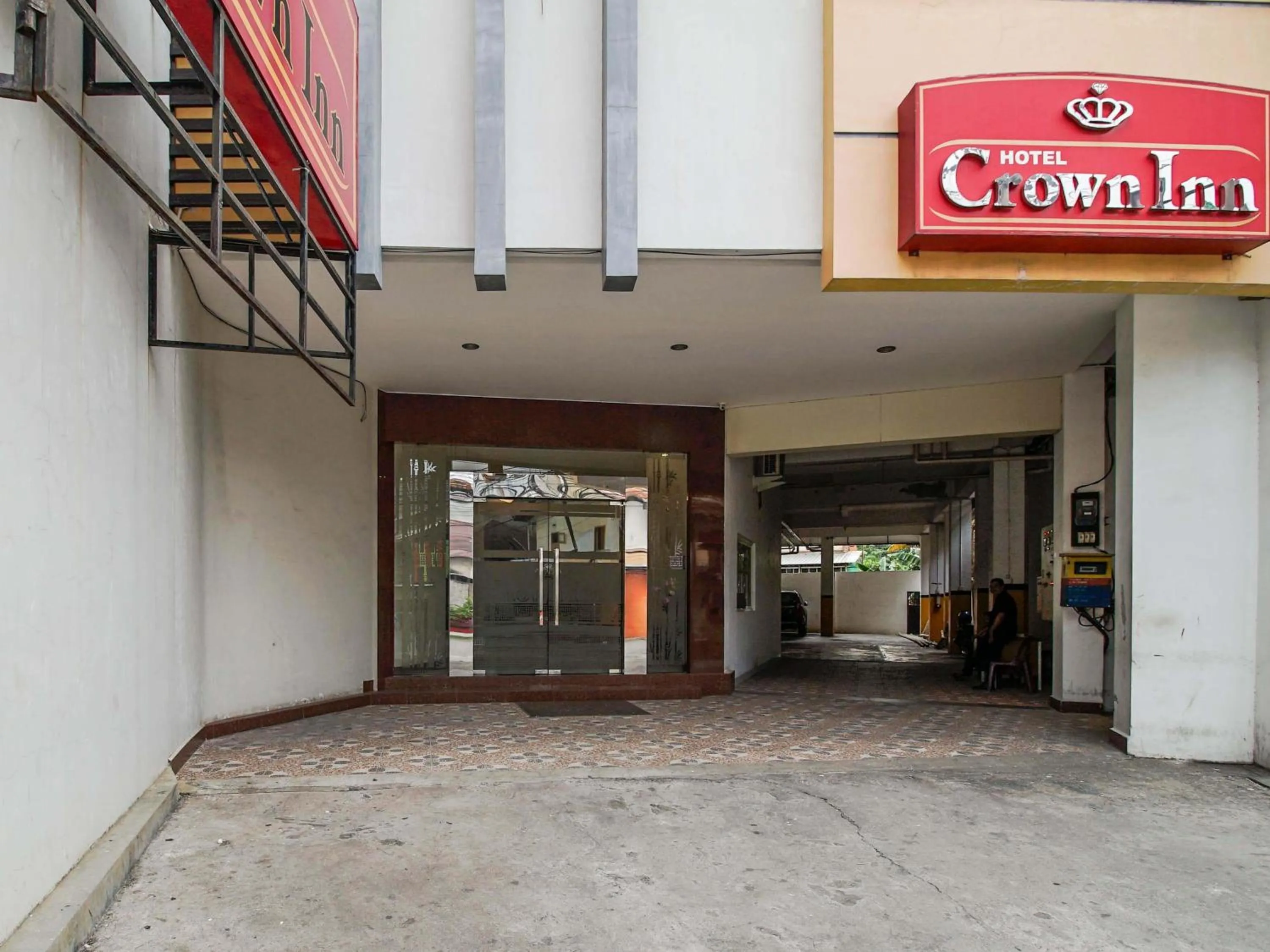 Facade/entrance in RedDoorz Plus at Karebosi Area 2 Makassar