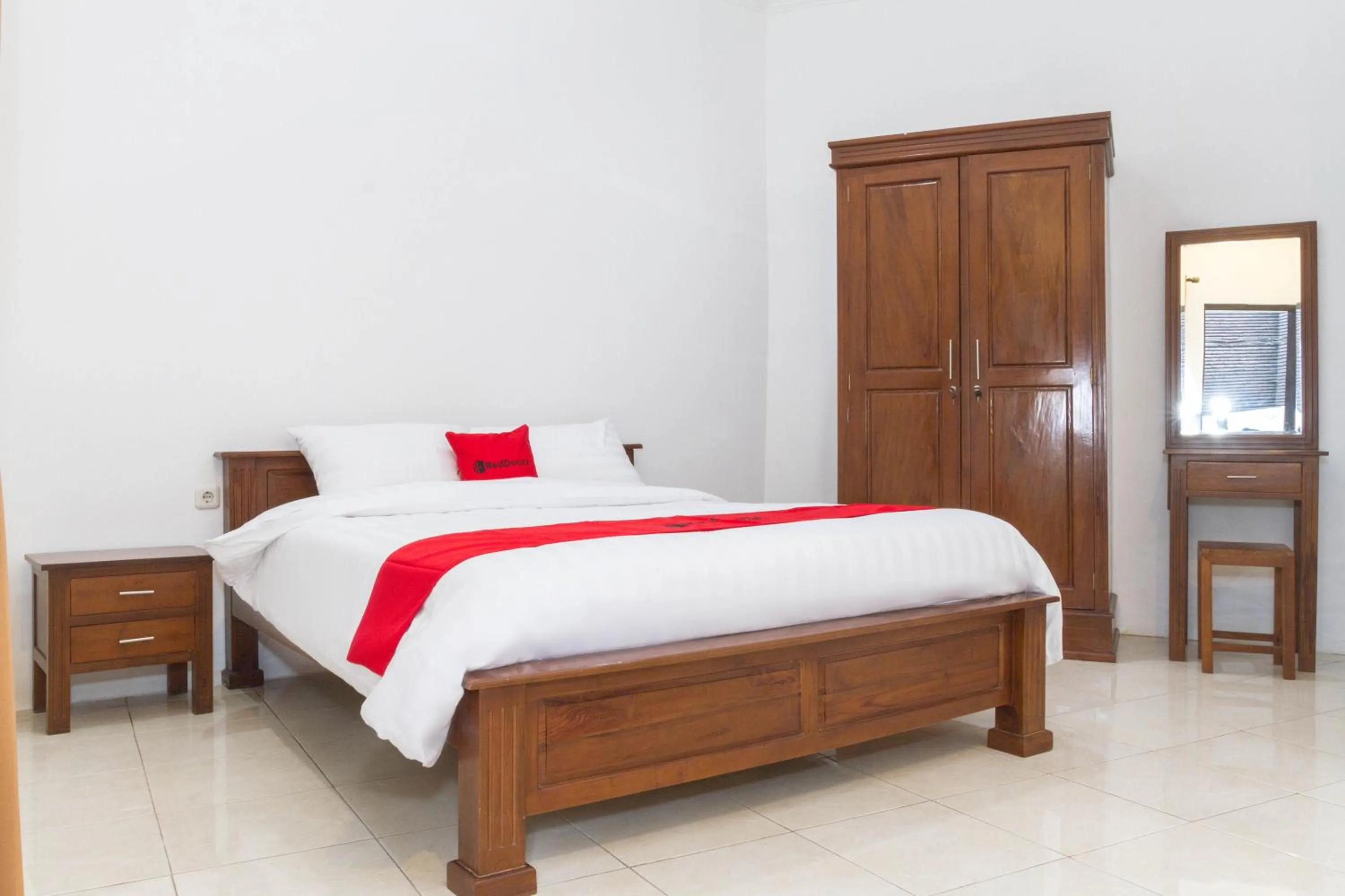 Bedroom, Bed in RedDoorz near Jatinangor Town Square