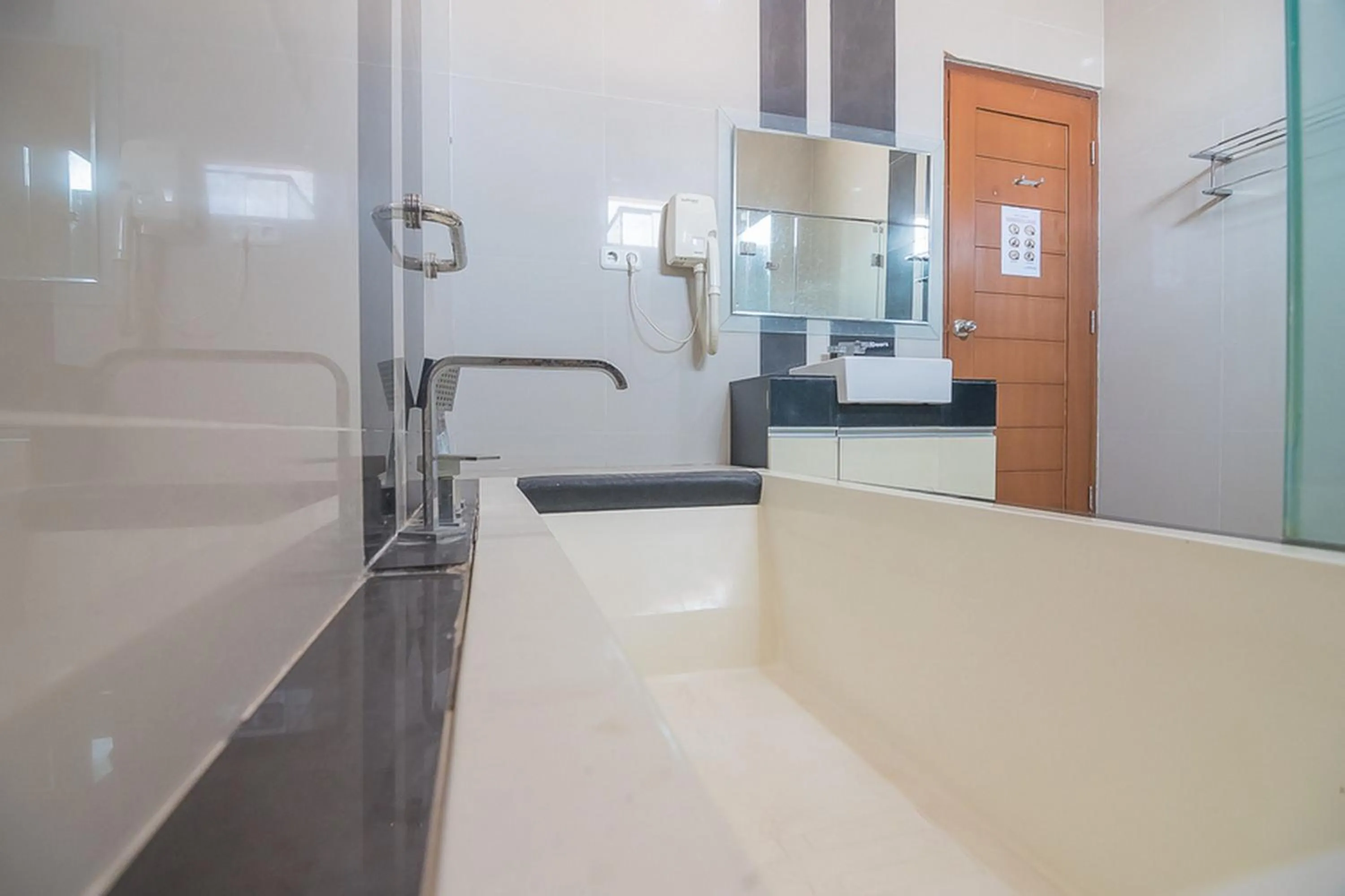 Bathroom in RedDoorz near Jatinangor Town Square