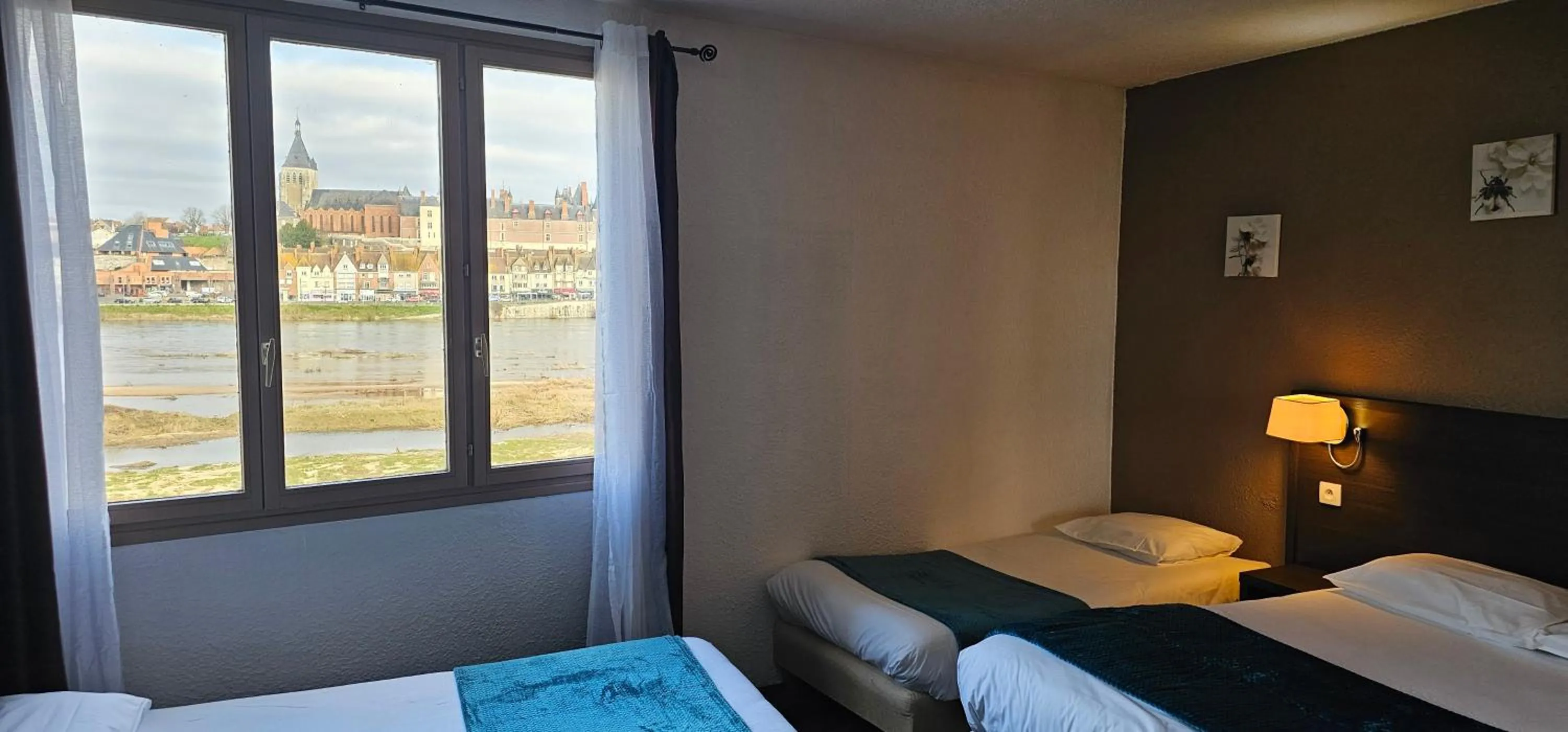 Bed in Brit Hotel Confort Gien