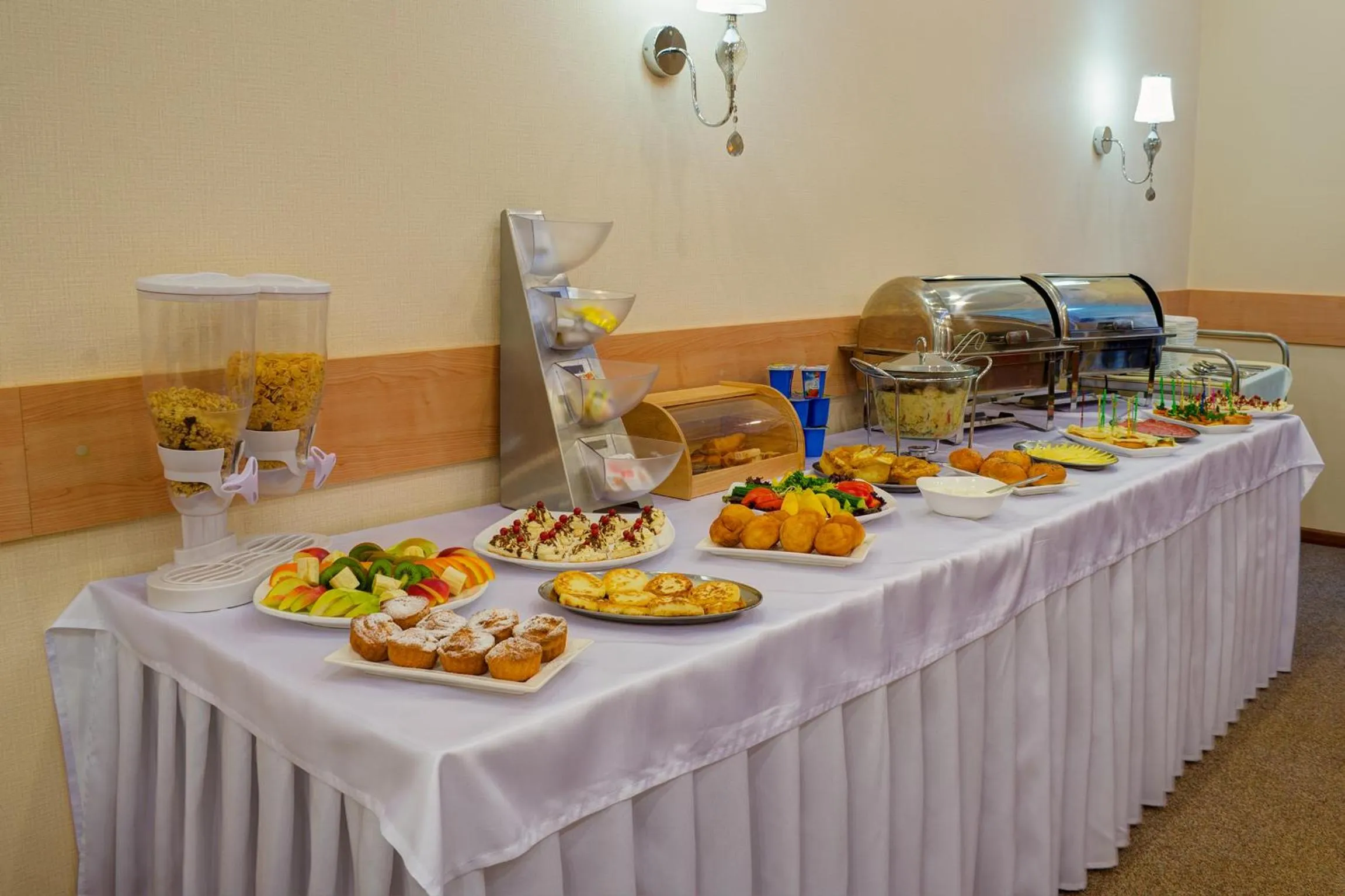 Restaurant/places to eat in Torgay Hotel