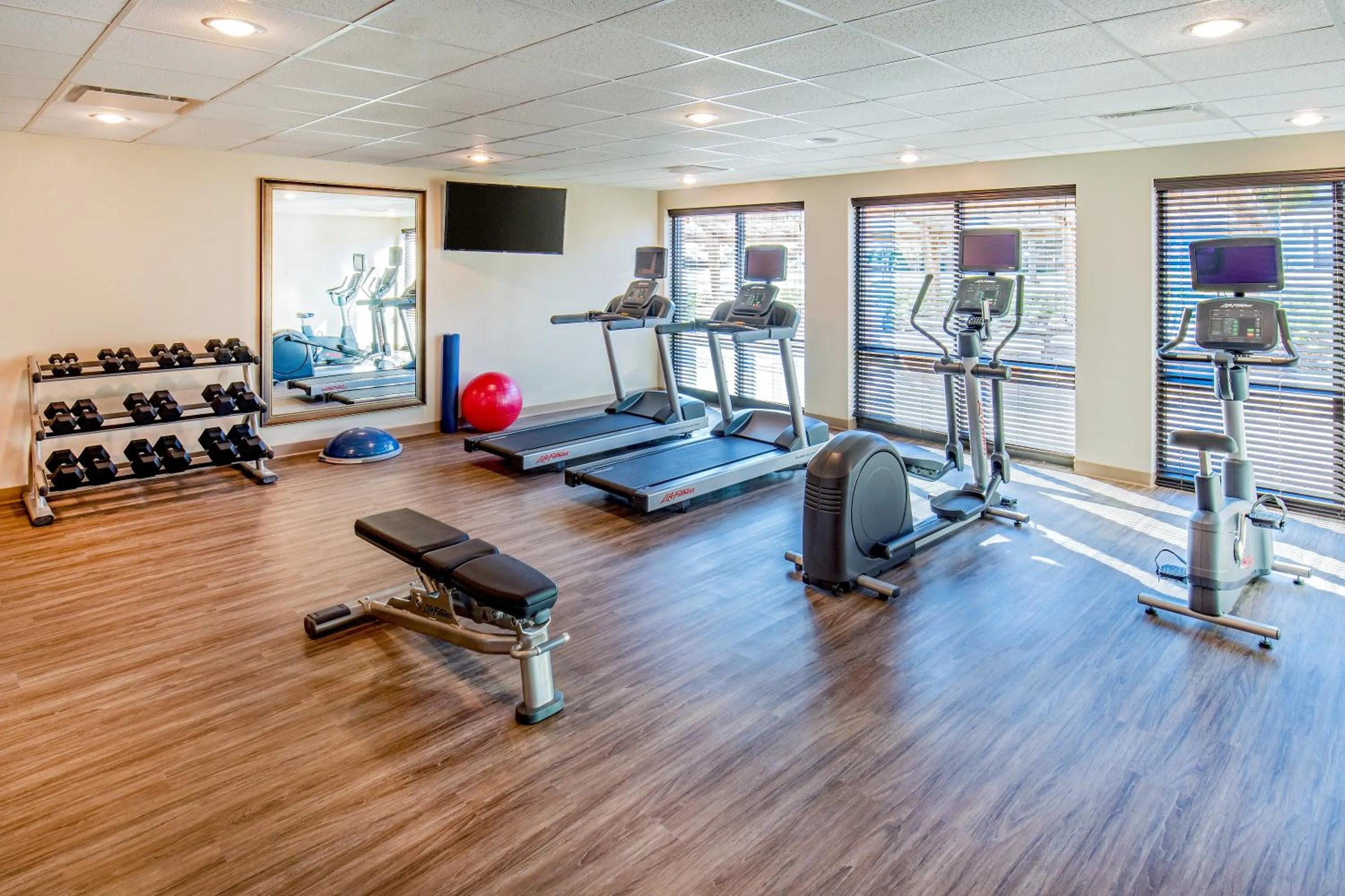 Fitness centre/facilities in Staybridge Suites Charlottesville Airport by IHG