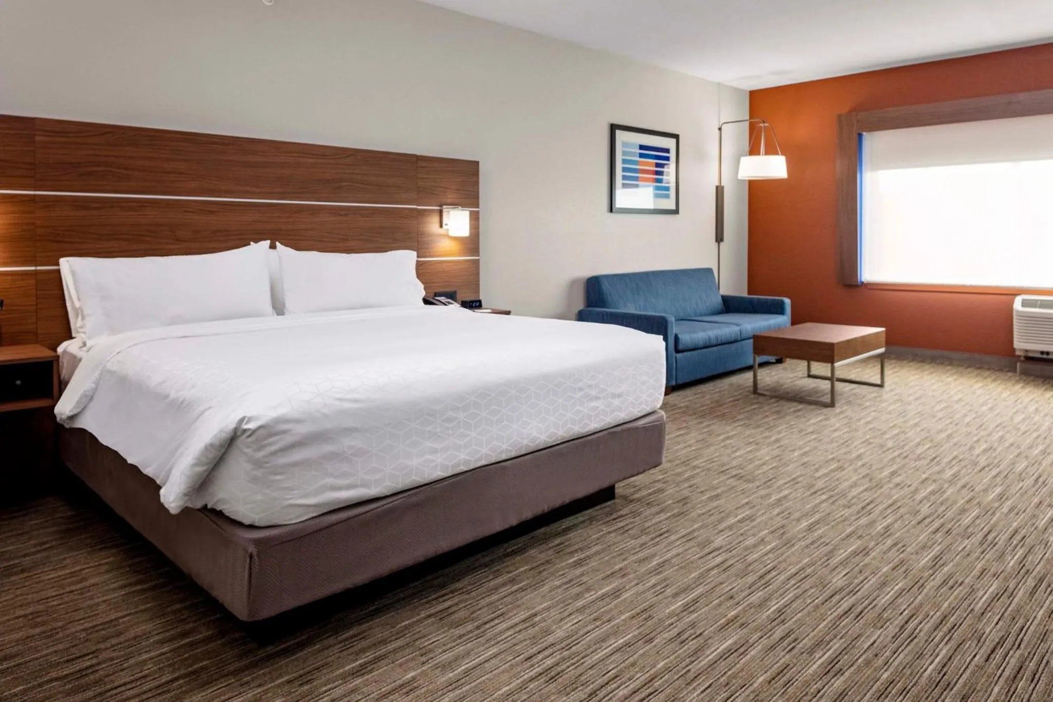 Photo of the whole room, Bed in Holiday Inn Express & Suites - Madison by IHG