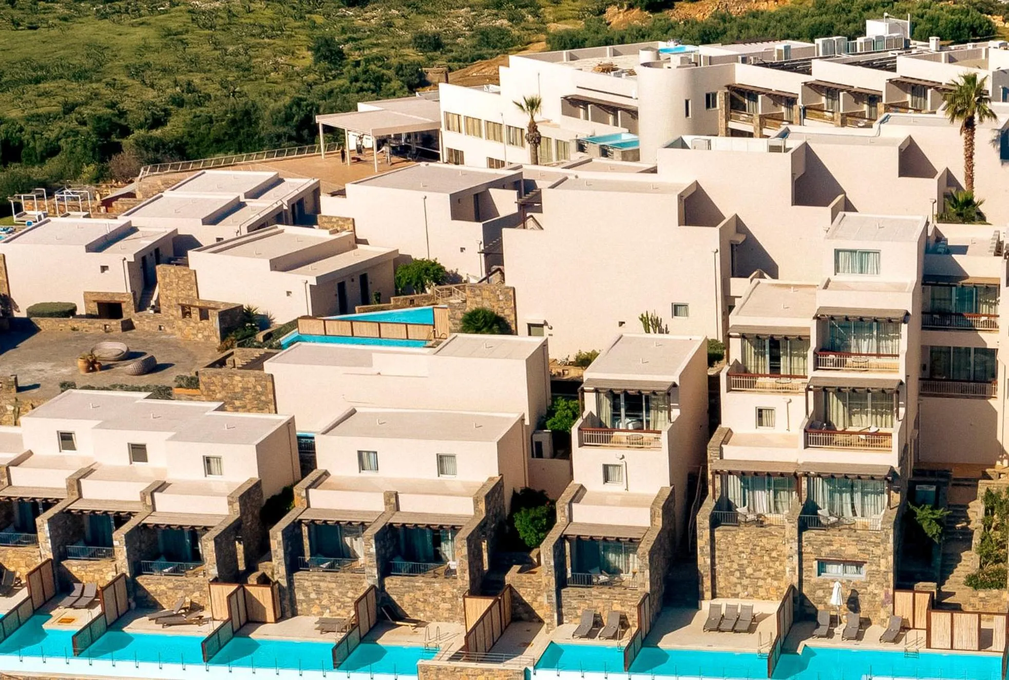 Zeus Eleva Mirabello Bay